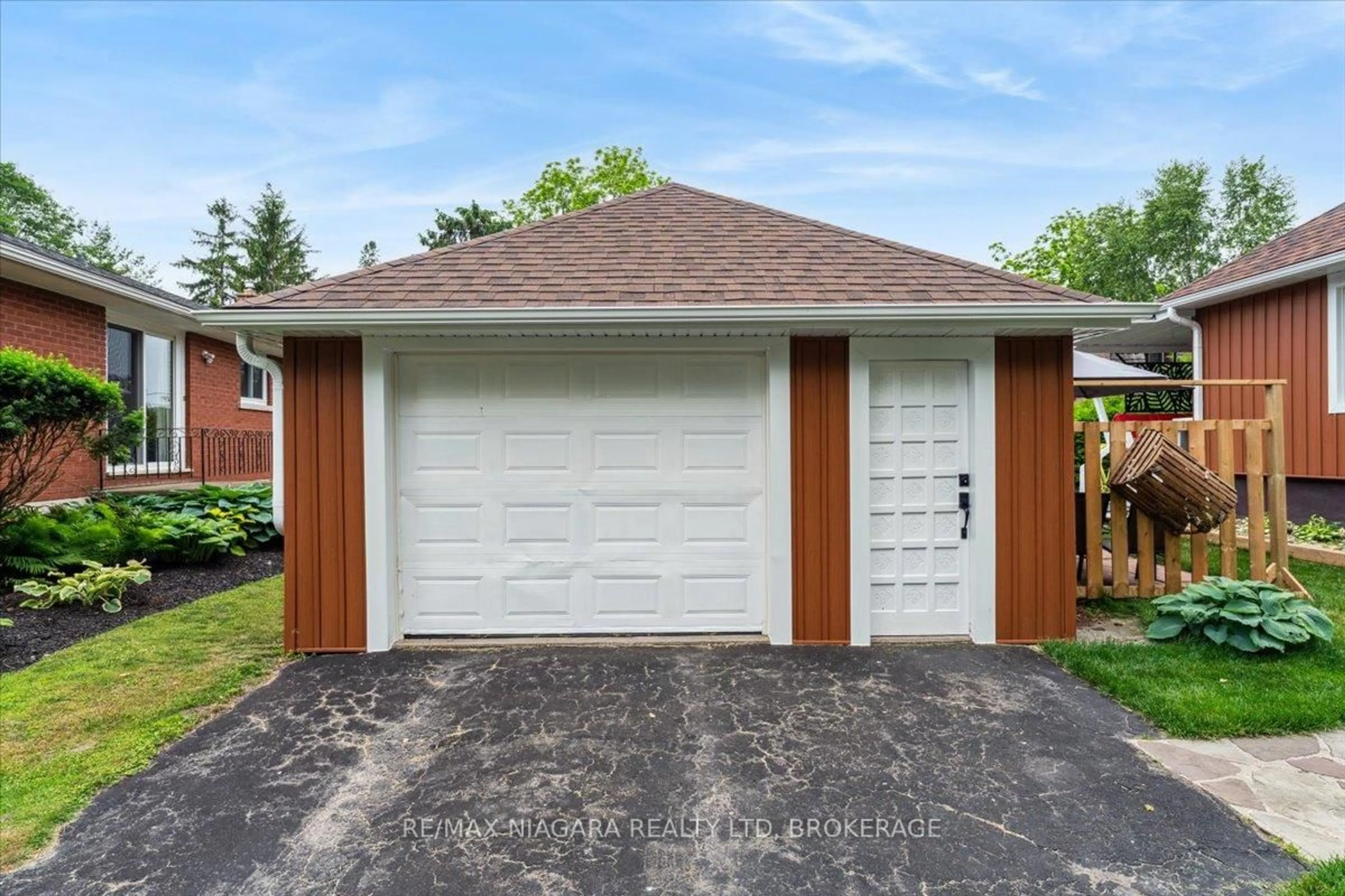 Unknown for 56 Oakridge Cres, Port Colborne Ontario L3K 2T4