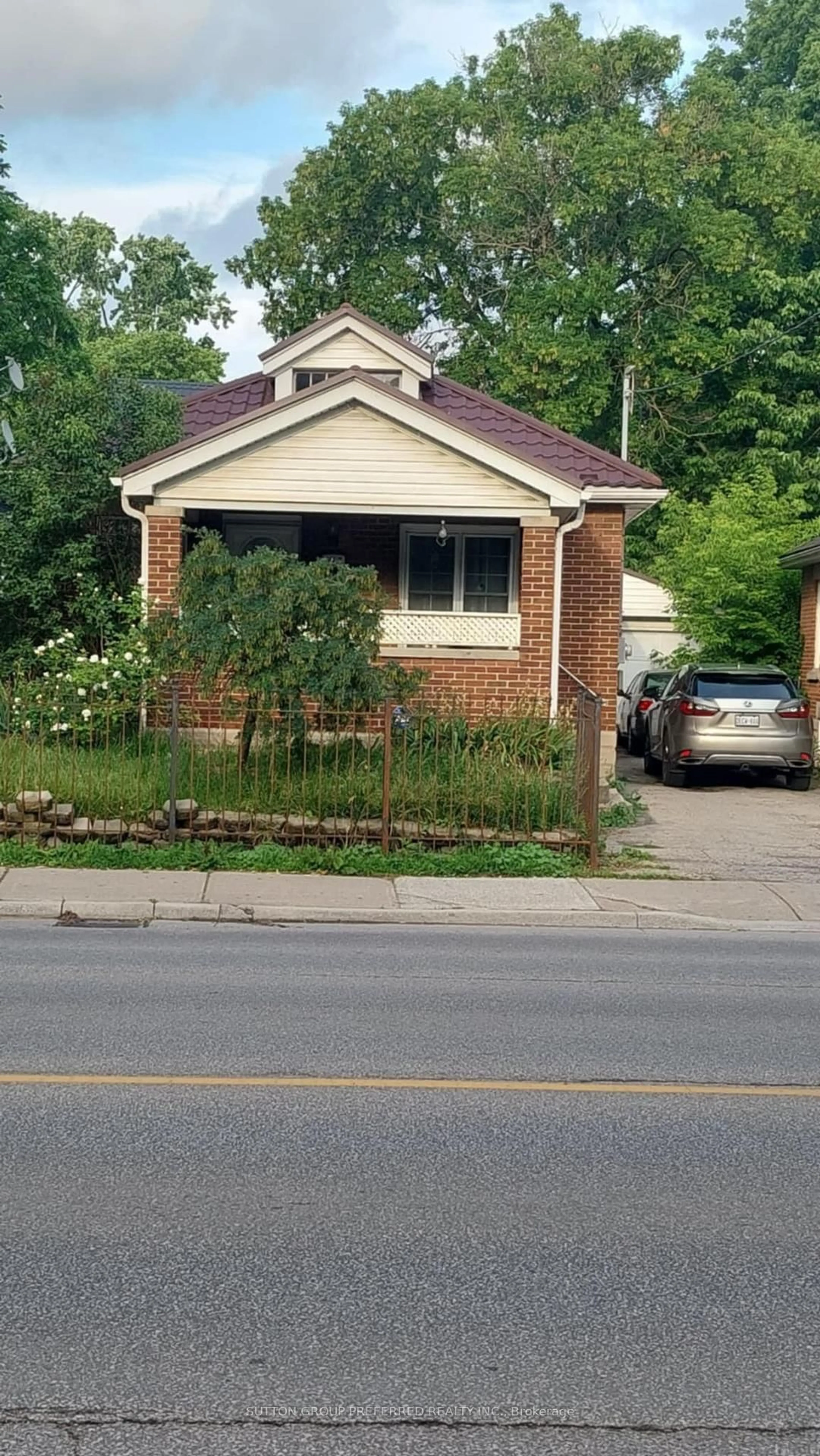 Home with brick exterior material, street for 117 Wharncliffe Rd, London North Ontario N6H 2A8