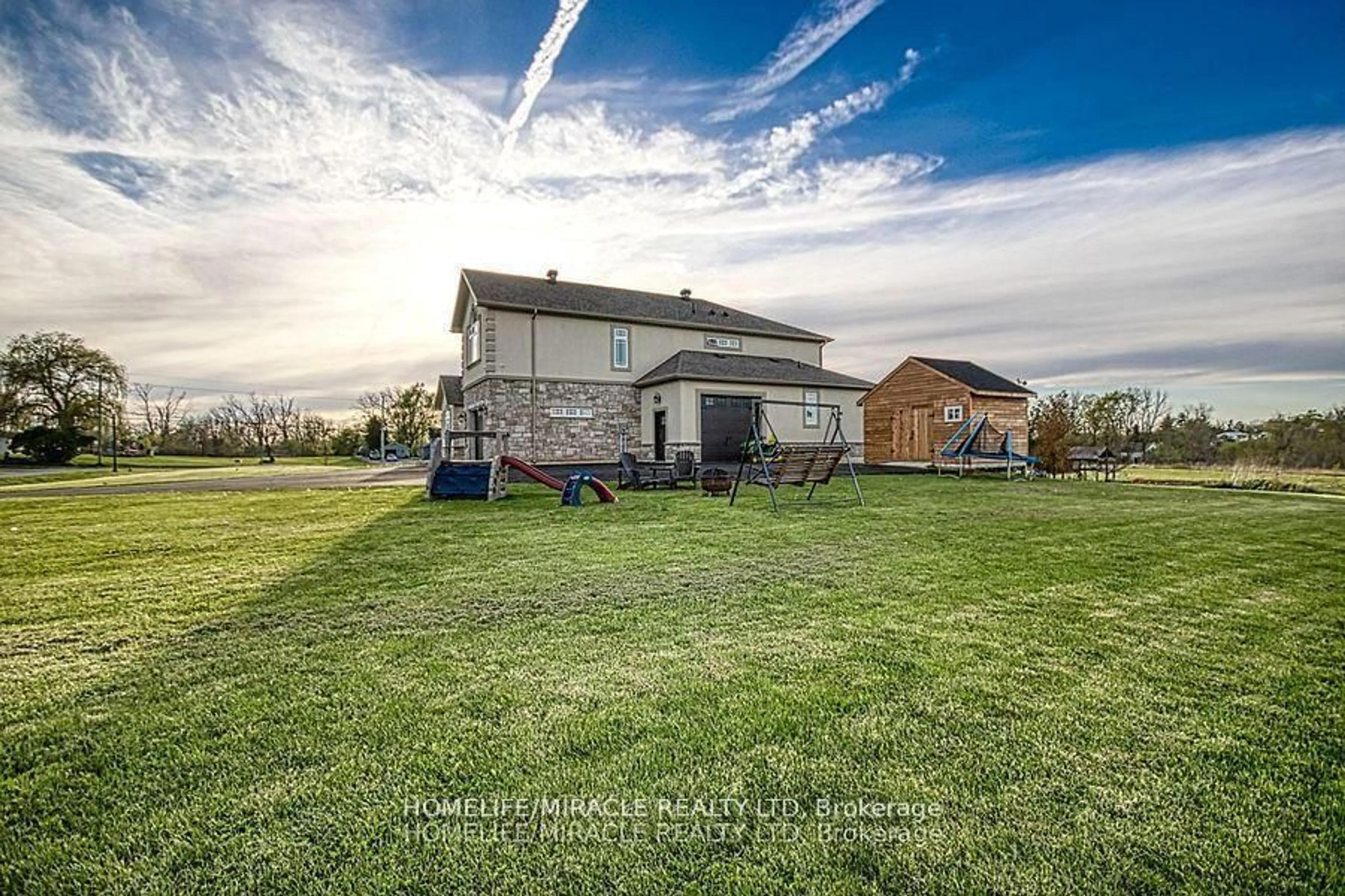 A pic from outside/outdoor area/front of a property/back of a property/a pic from drone, building for 5499 Attema Cres, West Lincoln Ontario L0R 1Y0