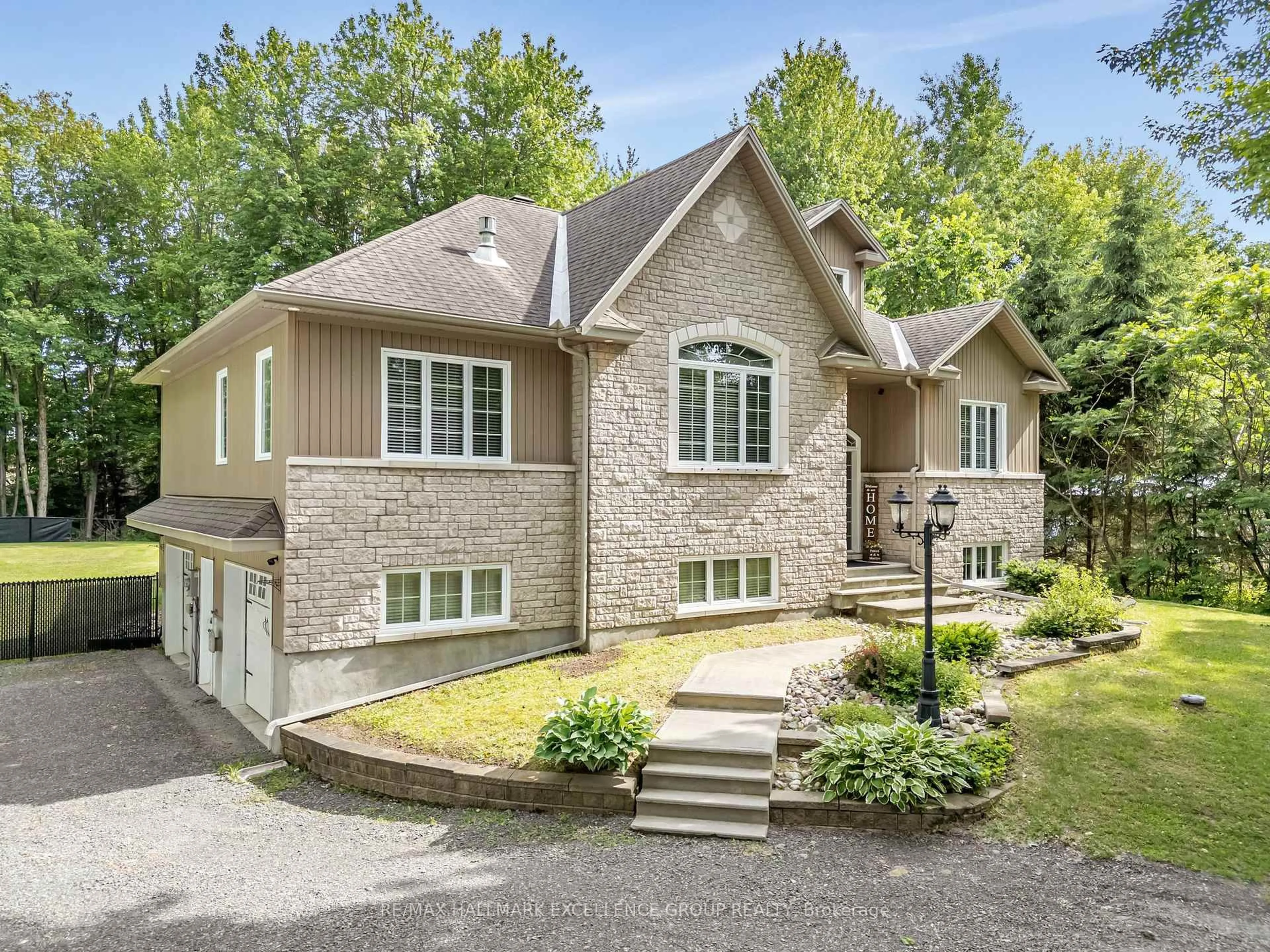 Home with brick exterior material, street for 2709 Dubois St, Clarence-Rockland Ontario K4K 1K7
