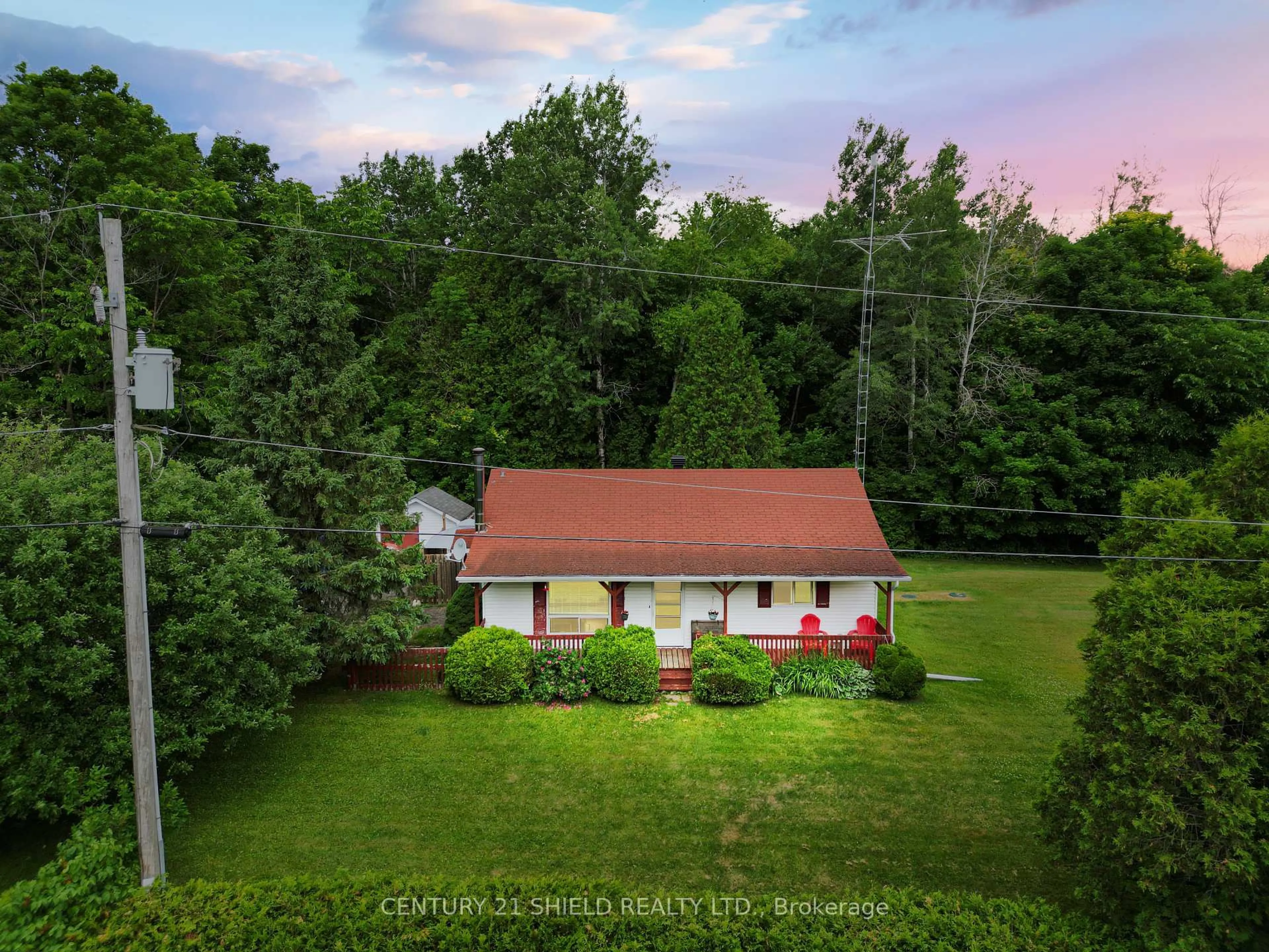 A pic from outside/outdoor area/front of a property/back of a property/a pic from drone, unknown for 3842 Lakeside Dr, South Glengarry Ontario K0C 1Z0