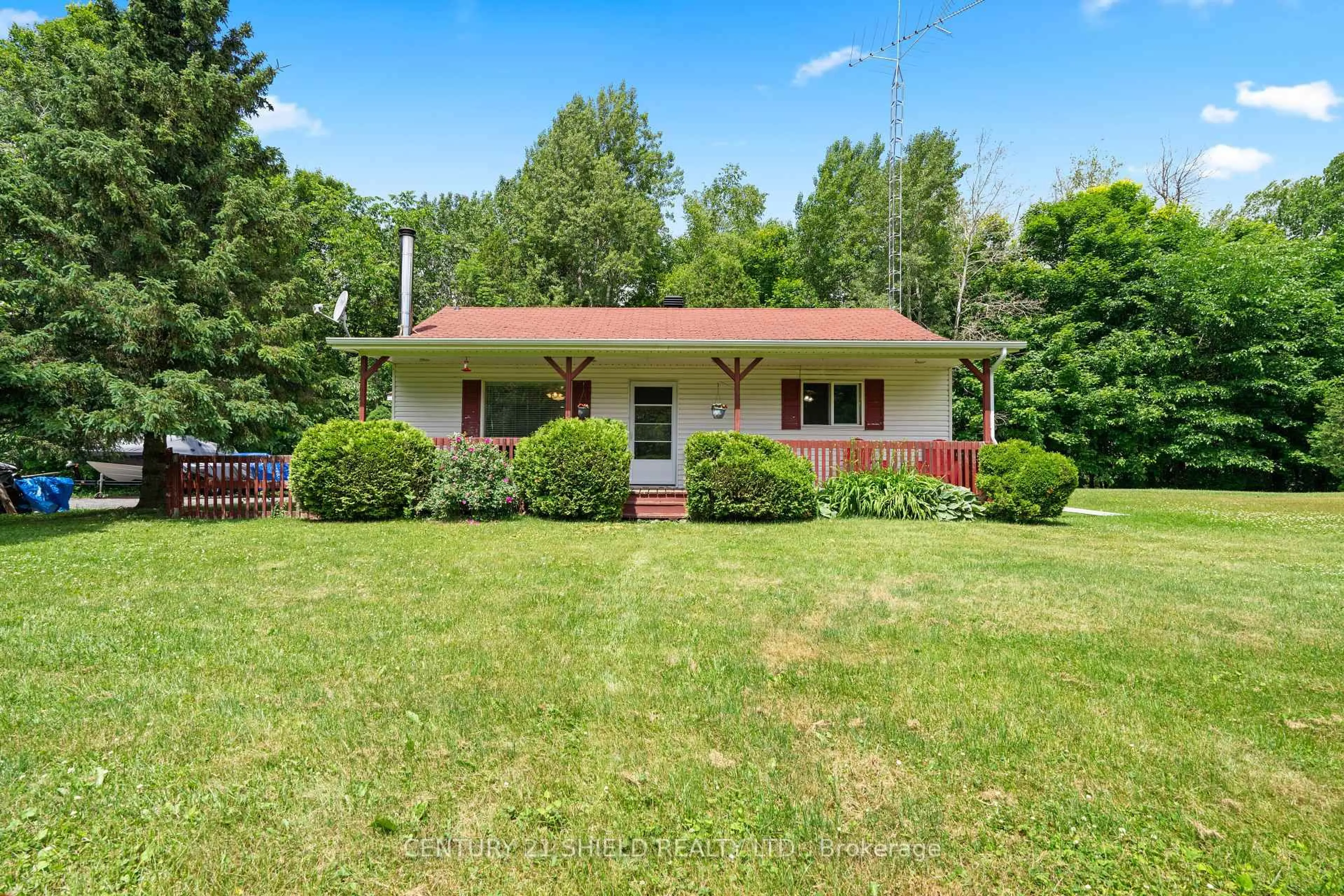 A pic from outside/outdoor area/front of a property/back of a property/a pic from drone, unknown for 3842 Lakeside Dr, South Glengarry Ontario K0C 1Z0