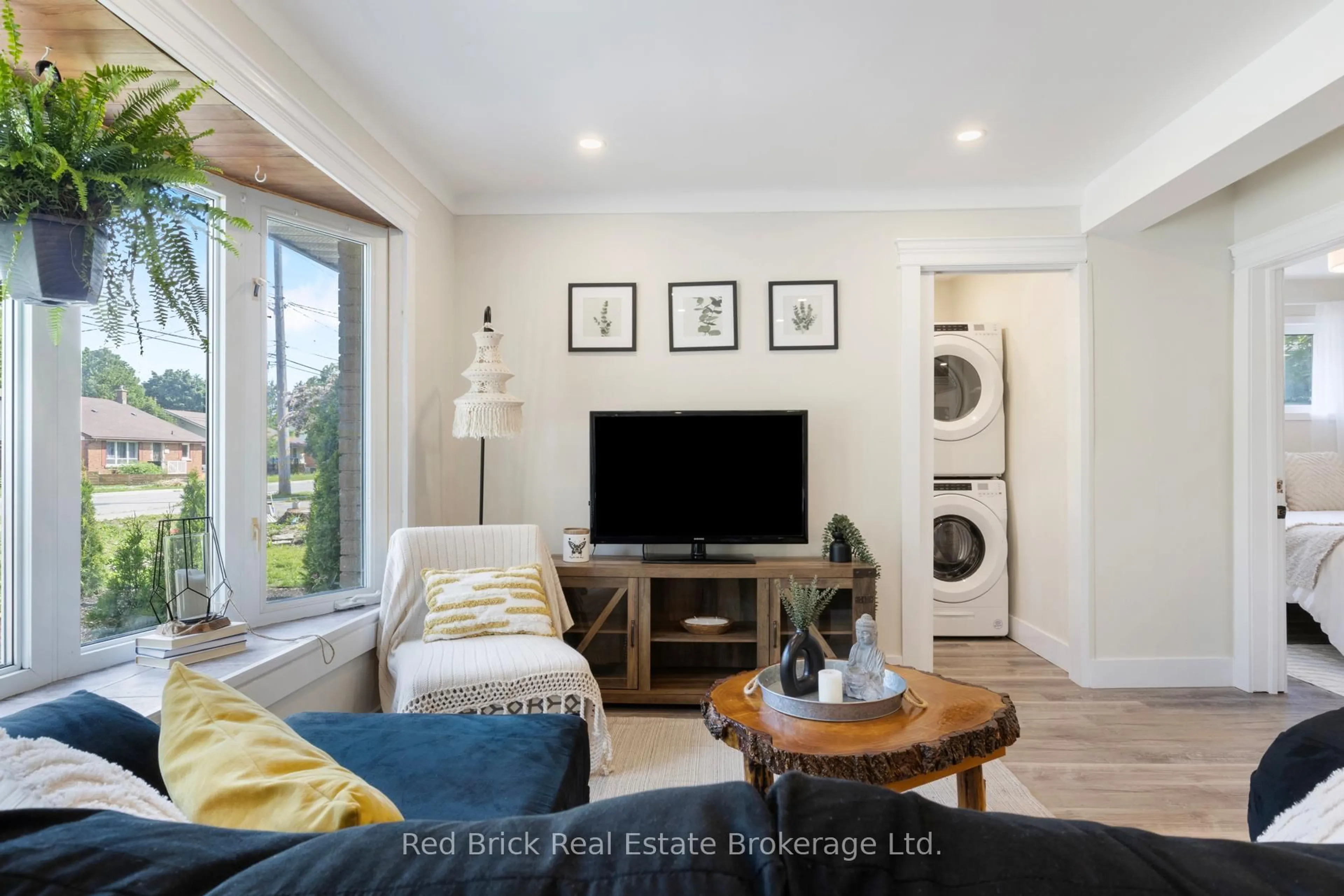 Living room with furniture, unknown for 260 Water St, Guelph Ontario N1G 1B7