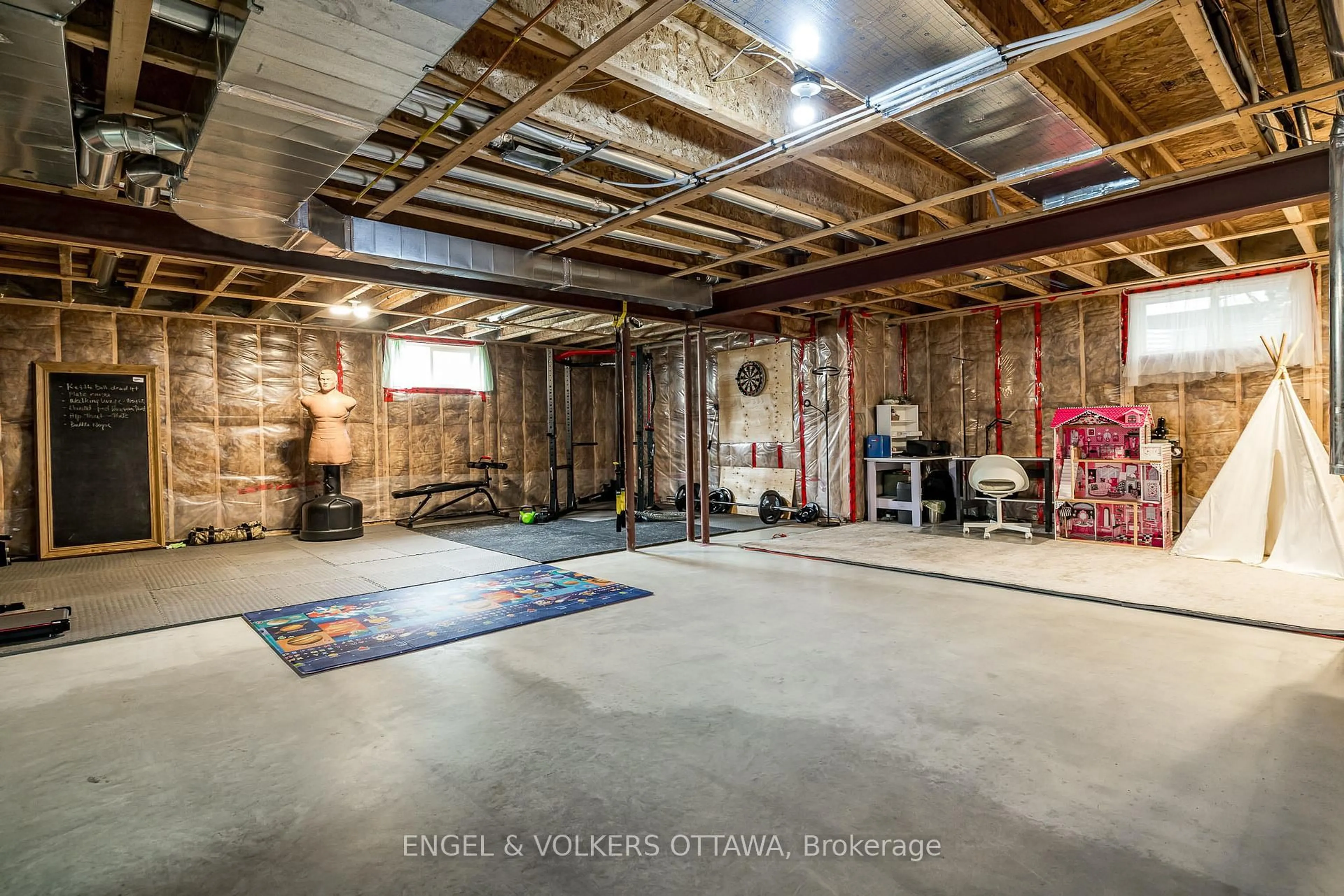 Indoor garage for 300 Long Acres St, Ottawa Ontario K2M 0H1