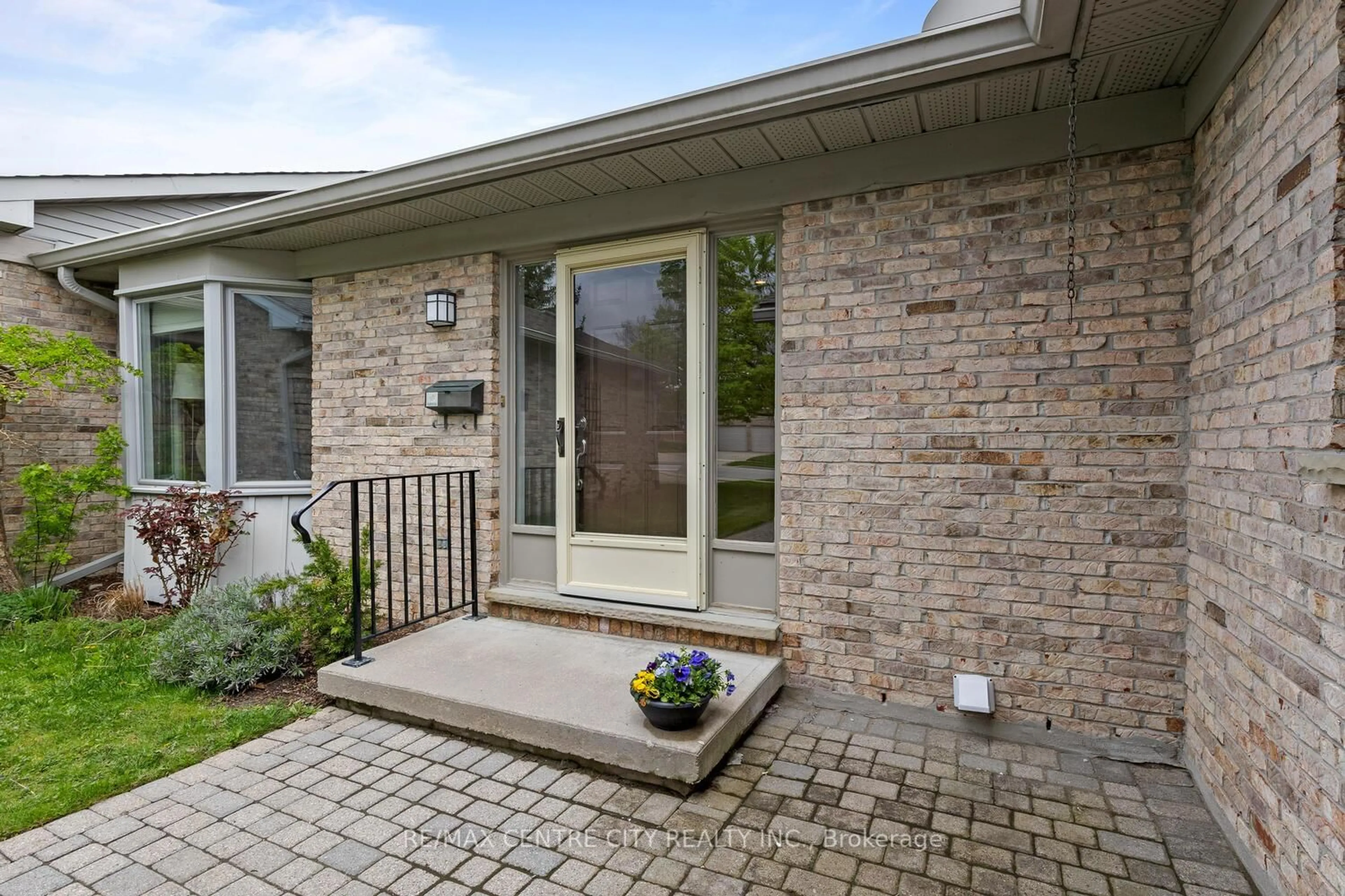 Home with brick exterior material, street for 14 Doon Dr #37, London North Ontario N5X 3P1