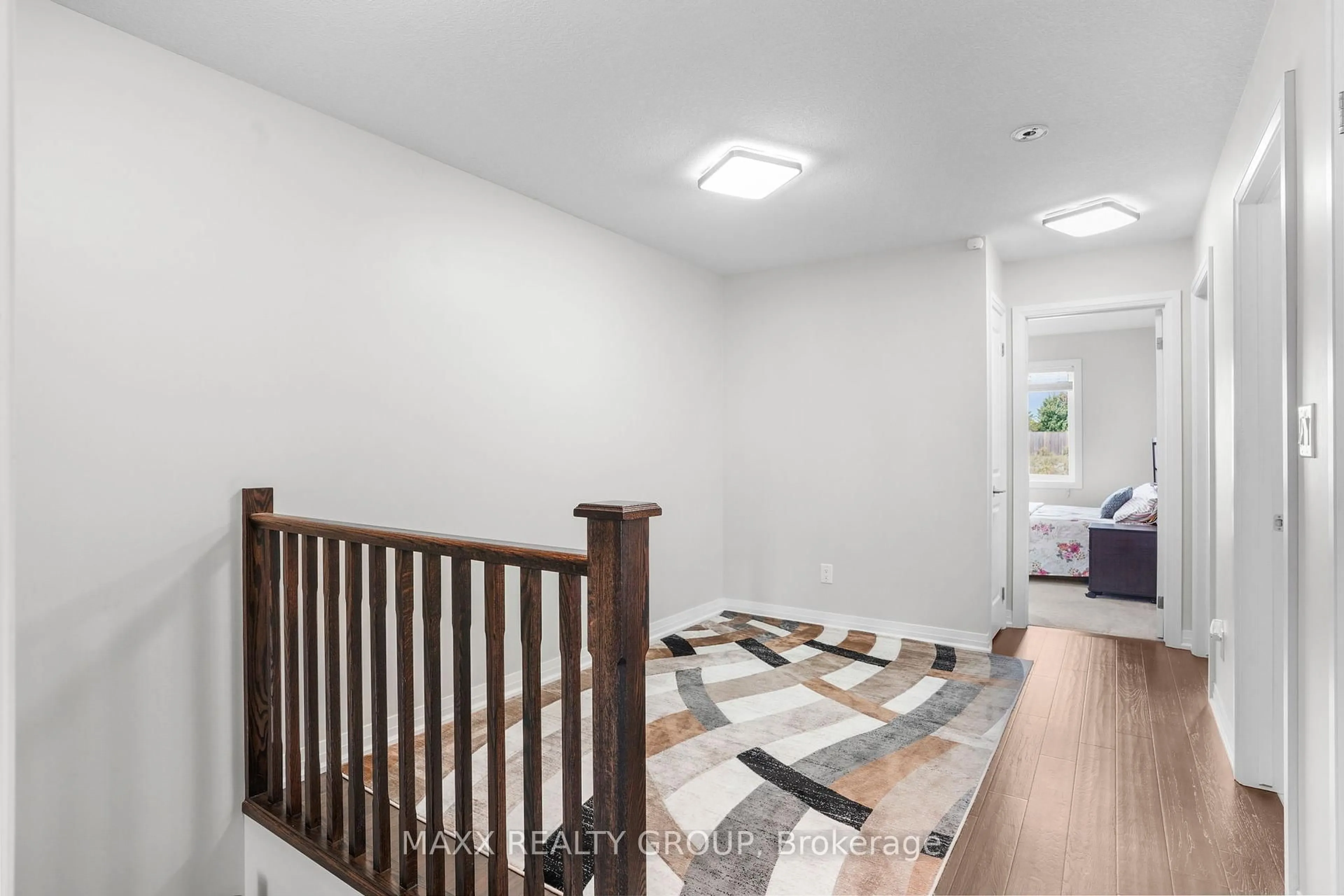 Indoor entryway for 6733 Cropp St, Niagara Falls Ontario L2E 0B7