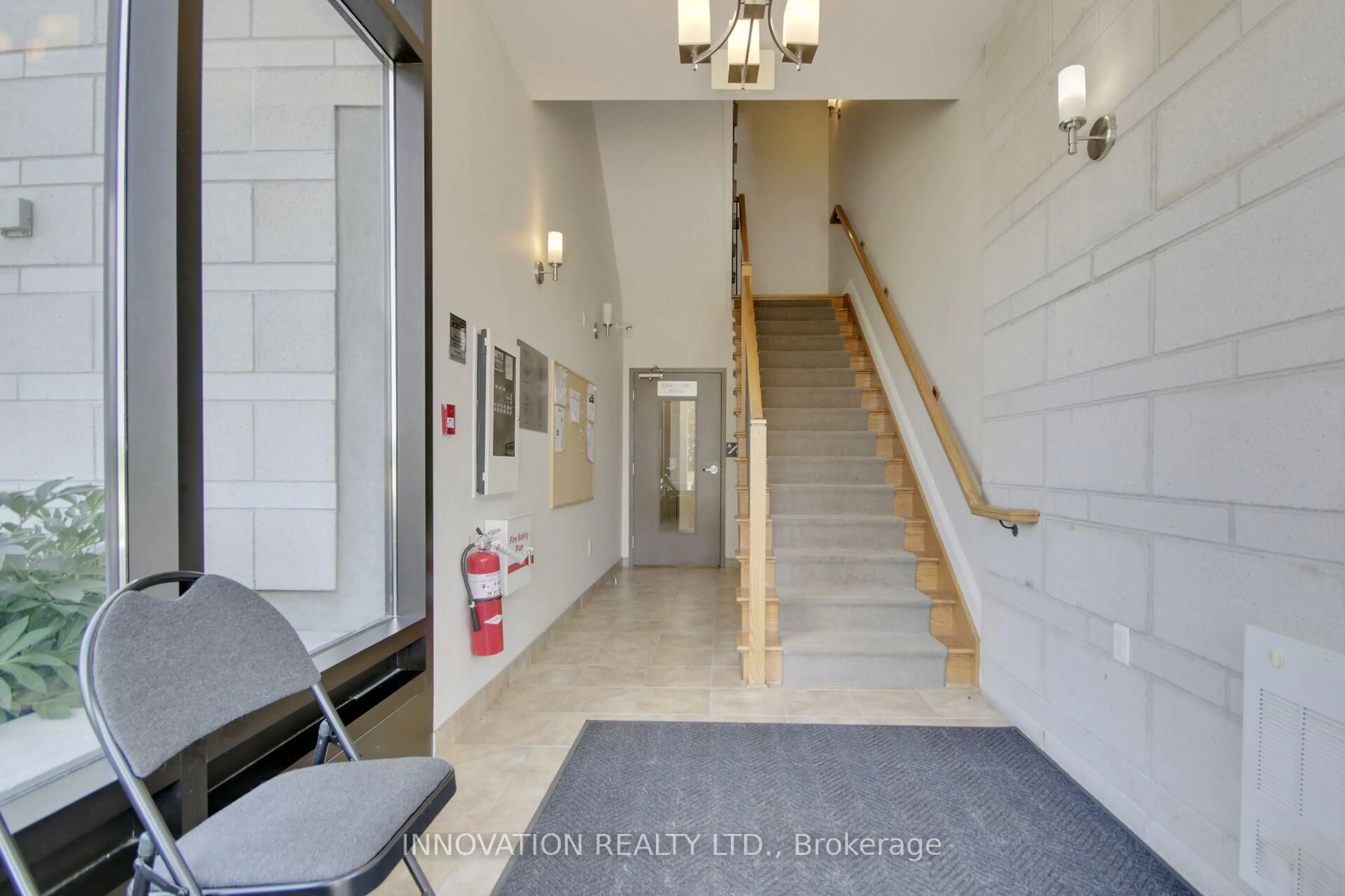 Indoor foyer for 180 Guelph Private #201, Kanata Ontario K2T 0J6