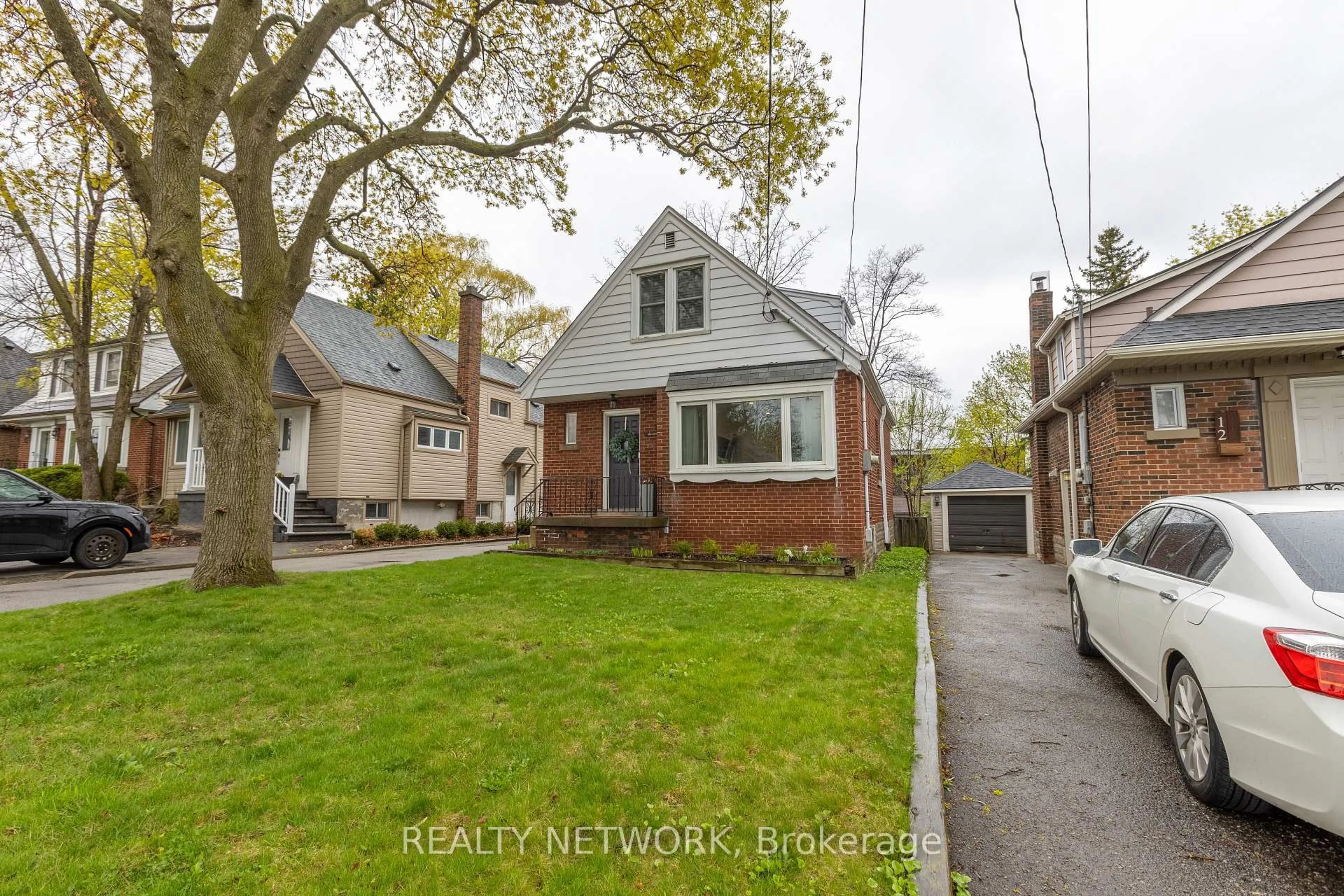 Unknown for 16 Millen Ave, Hamilton Ontario L9A 2T4