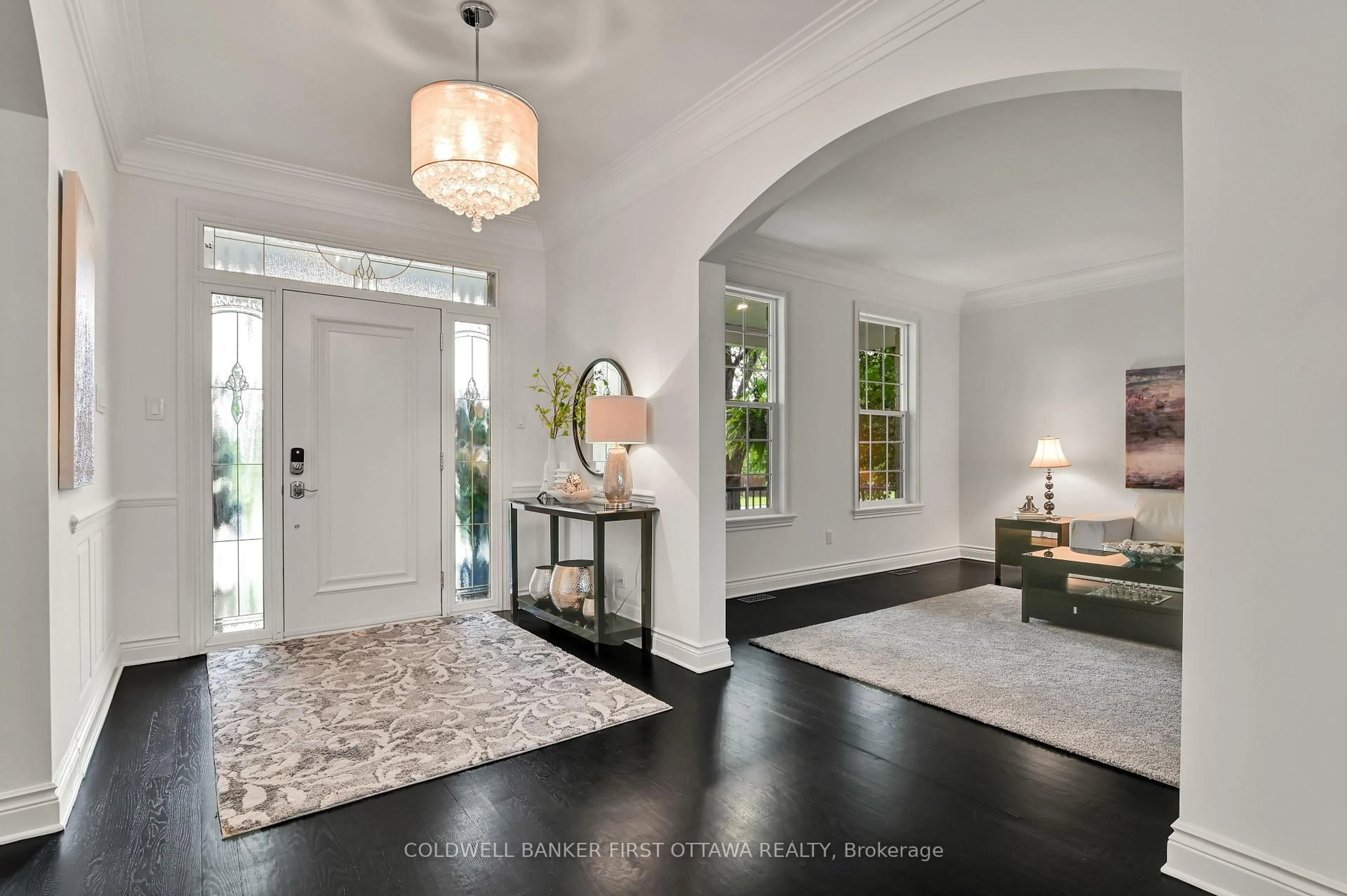 Indoor entryway for 18 CYPRESS Gdns, Stittsville Ontario K2S 1W6