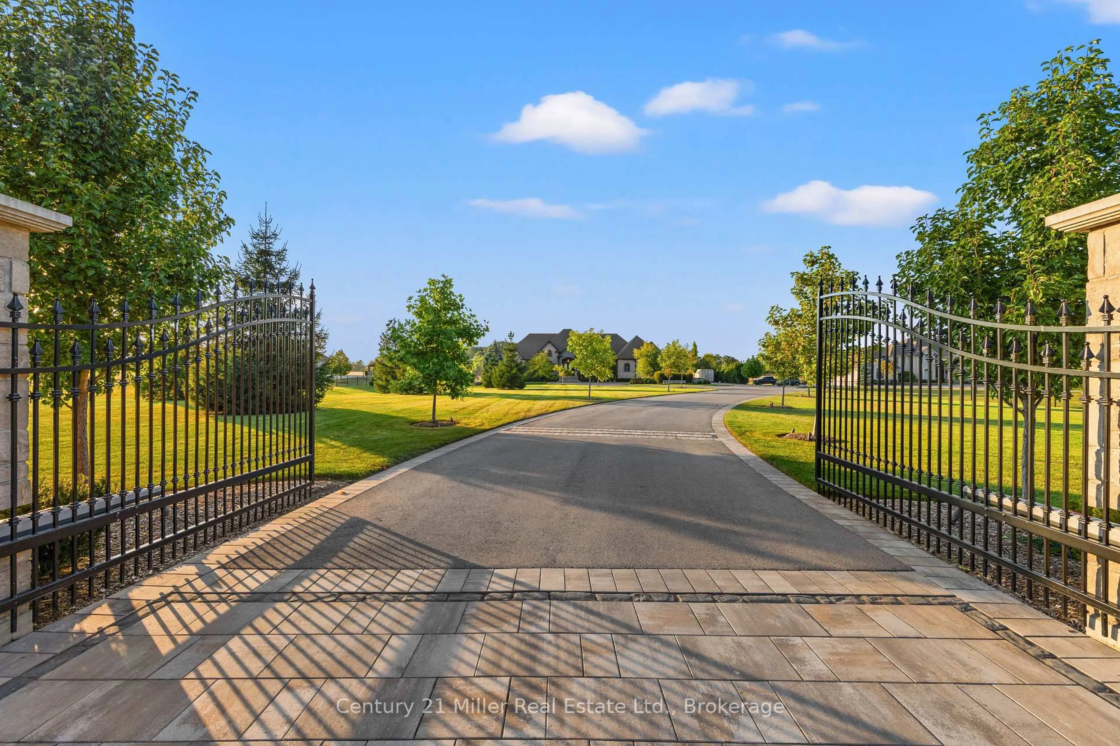 A pic from outside/outdoor area/front of a property/back of a property/a pic from drone, street for 214 Jerseyville Rd, Brant Ontario N3T 5M1
