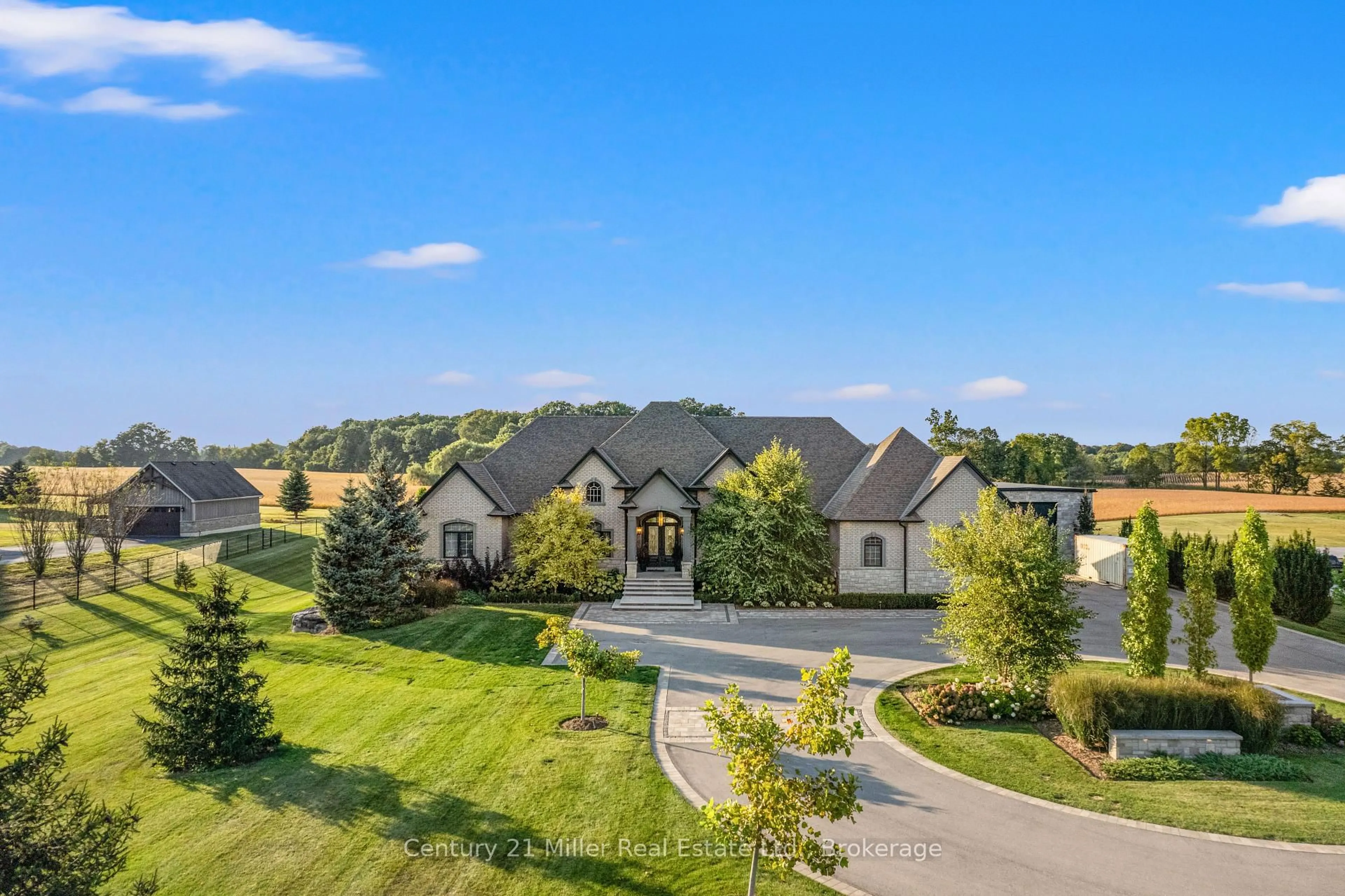 A pic from outside/outdoor area/front of a property/back of a property/a pic from drone, mountain view for 214 Jerseyville Rd, Brant Ontario N3T 5M1