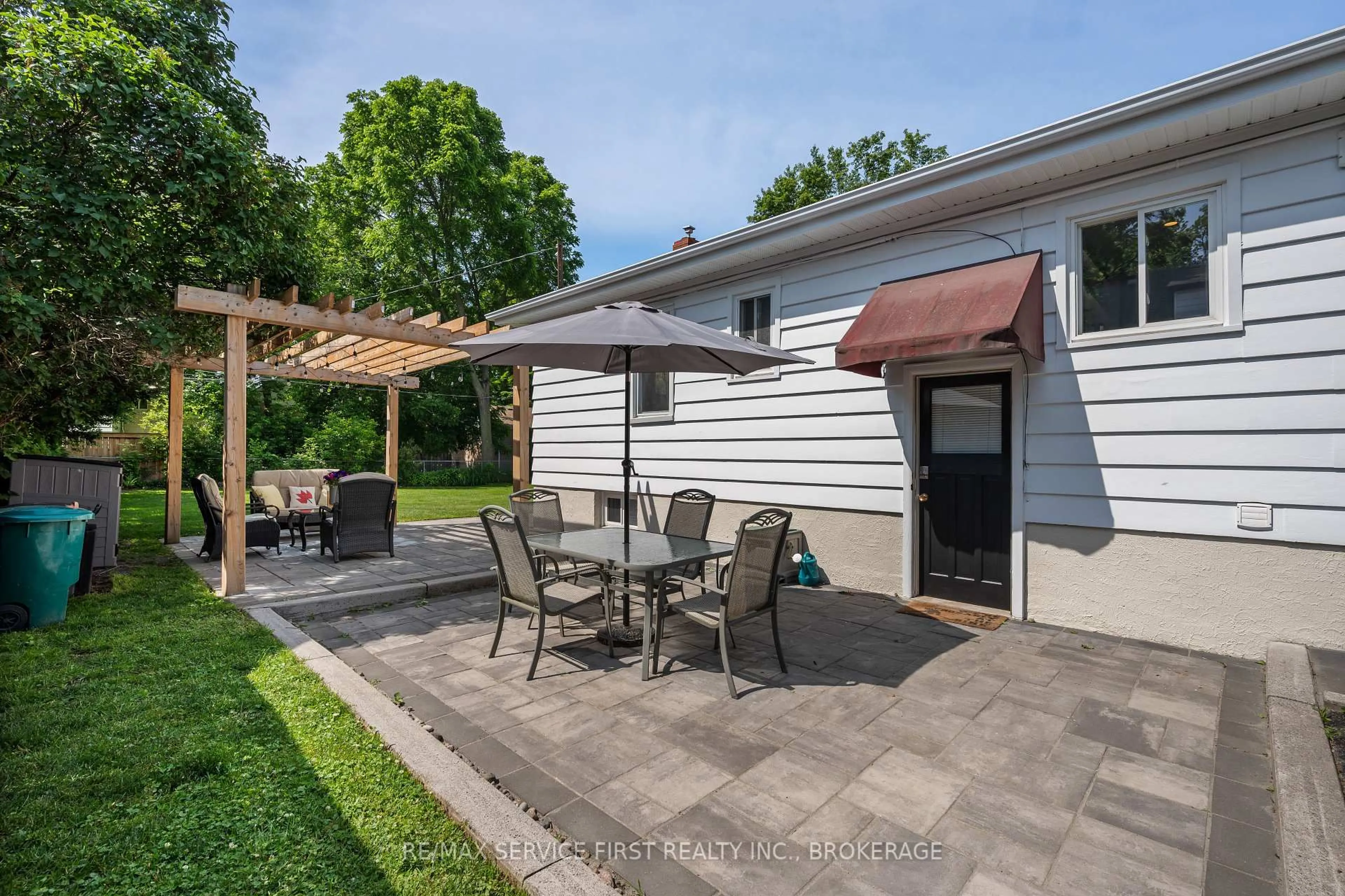 Patio, street for 356 Glengarry St, Kingston Ontario K7M 3K2