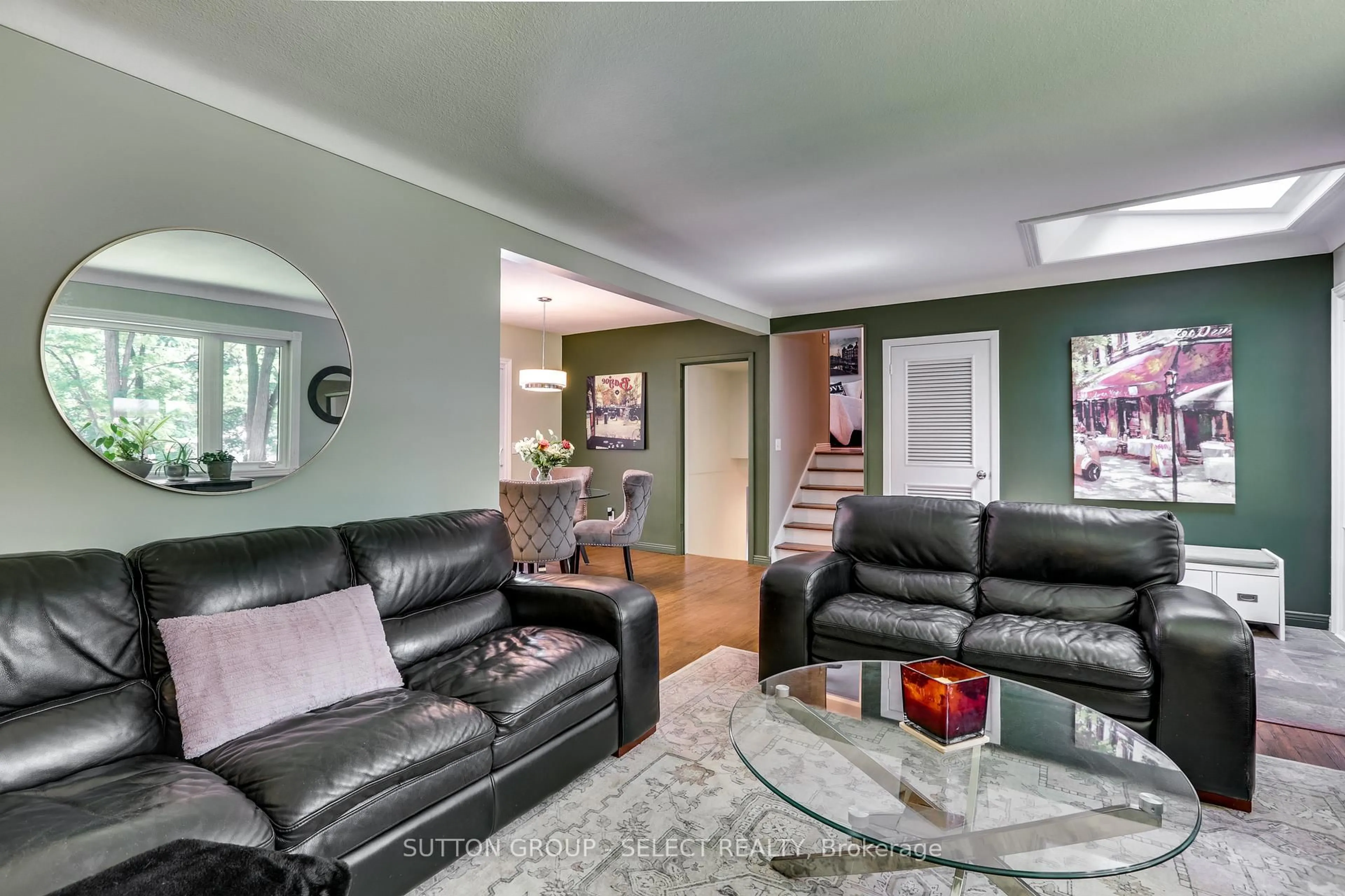 Living room with furniture, unknown for 21 Brentwood Cres, London North Ontario N6G 1X4
