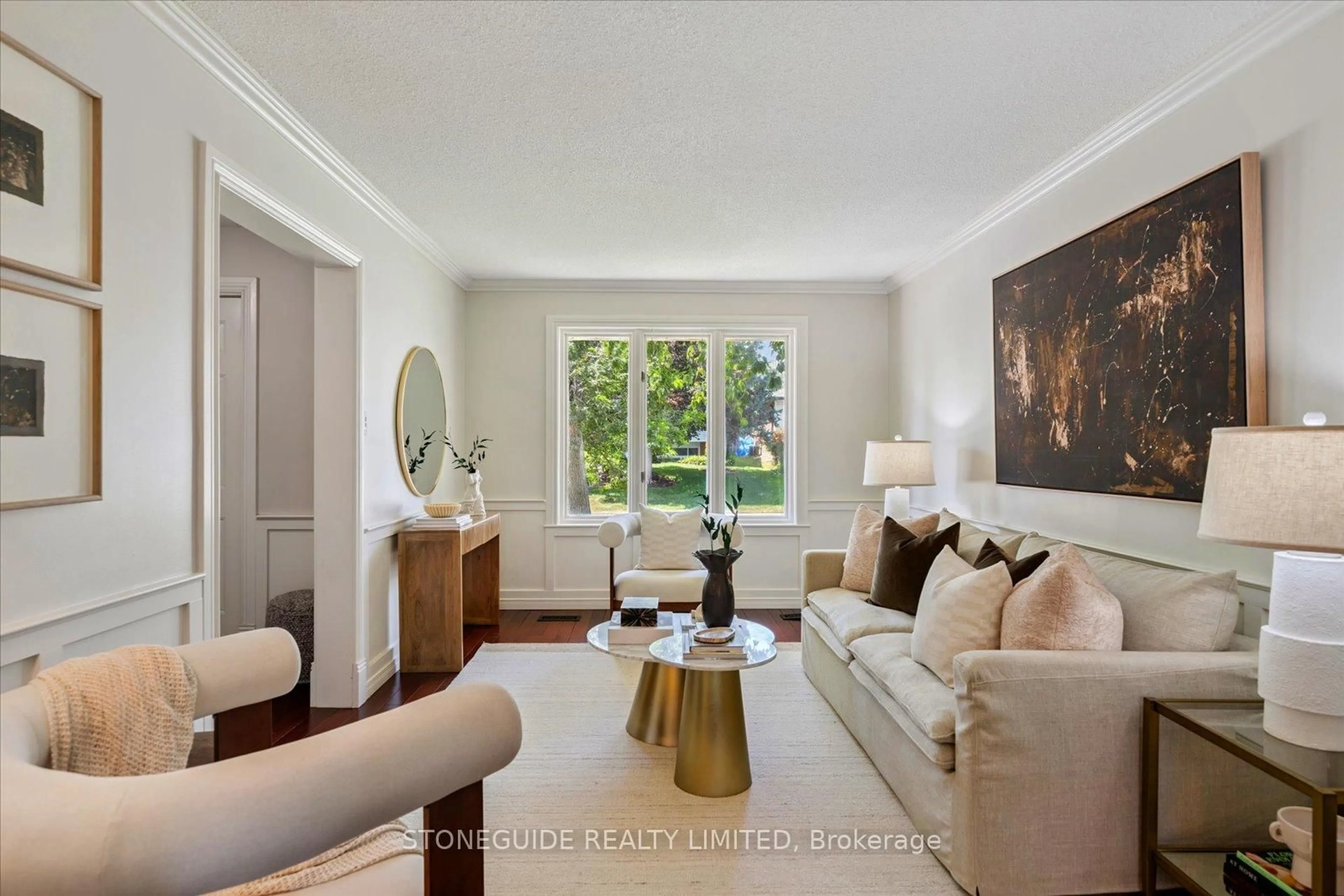 Living room with furniture, unknown for 2541 Farmcrest Ave, Peterborough East Ontario K9L 1R8