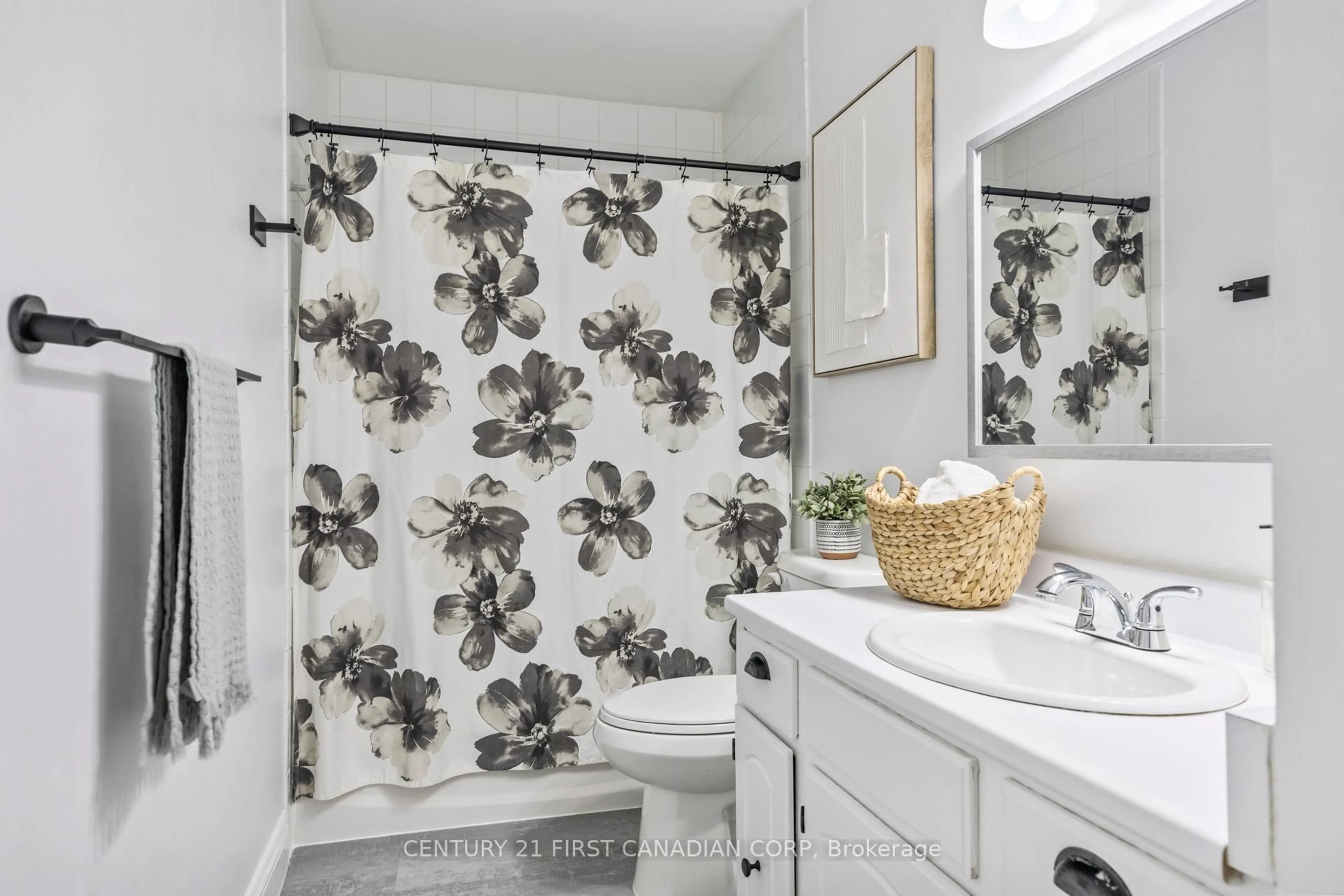 Contemporary bathroom, ceramic/tile floor for 122 Nicoline Ave, Lucan Biddulph Ontario N0M 2J0