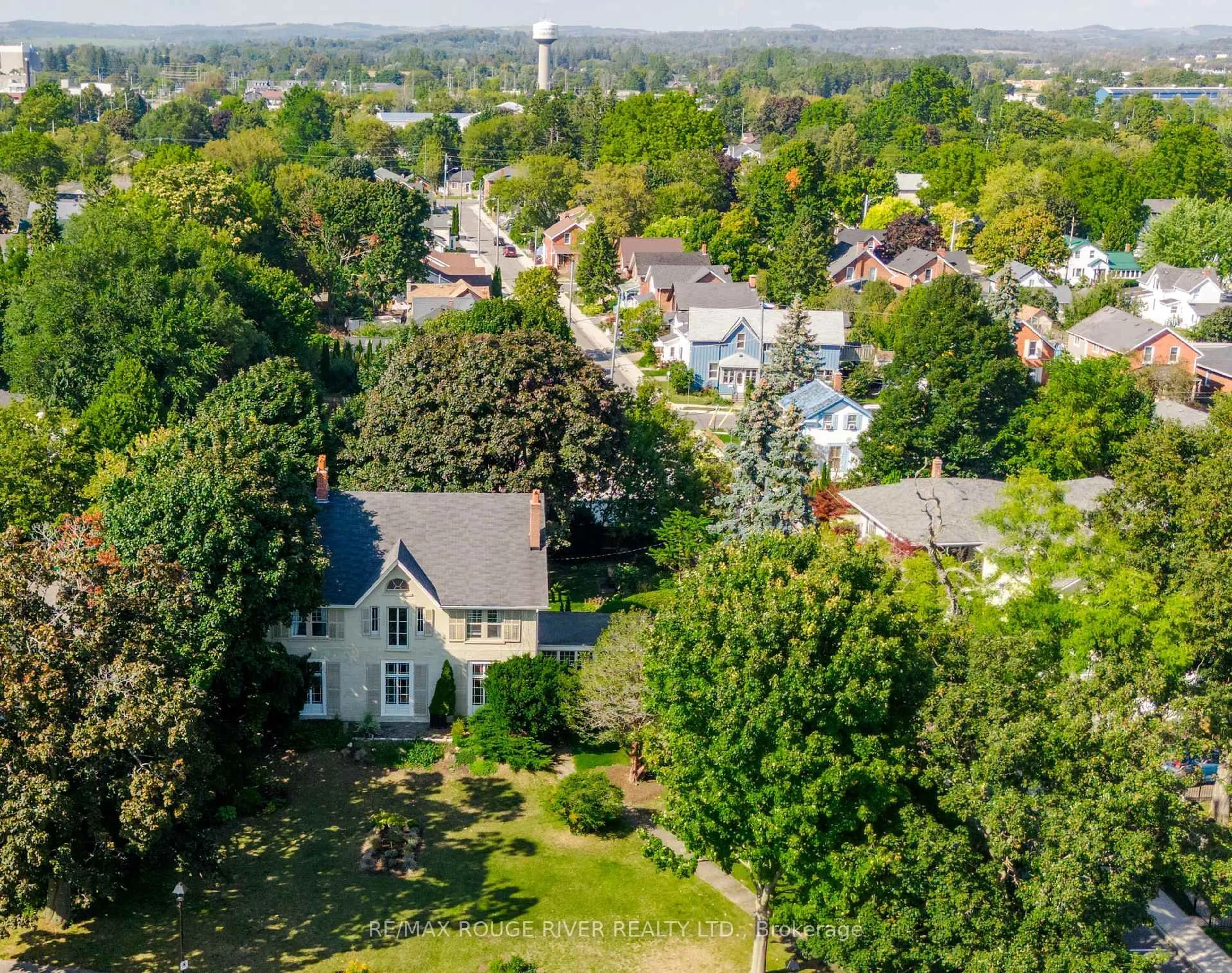 A pic from outside/outdoor area/front of a property/back of a property/a pic from drone, street for 230 King St, Cobourg Ontario K9A 2N3