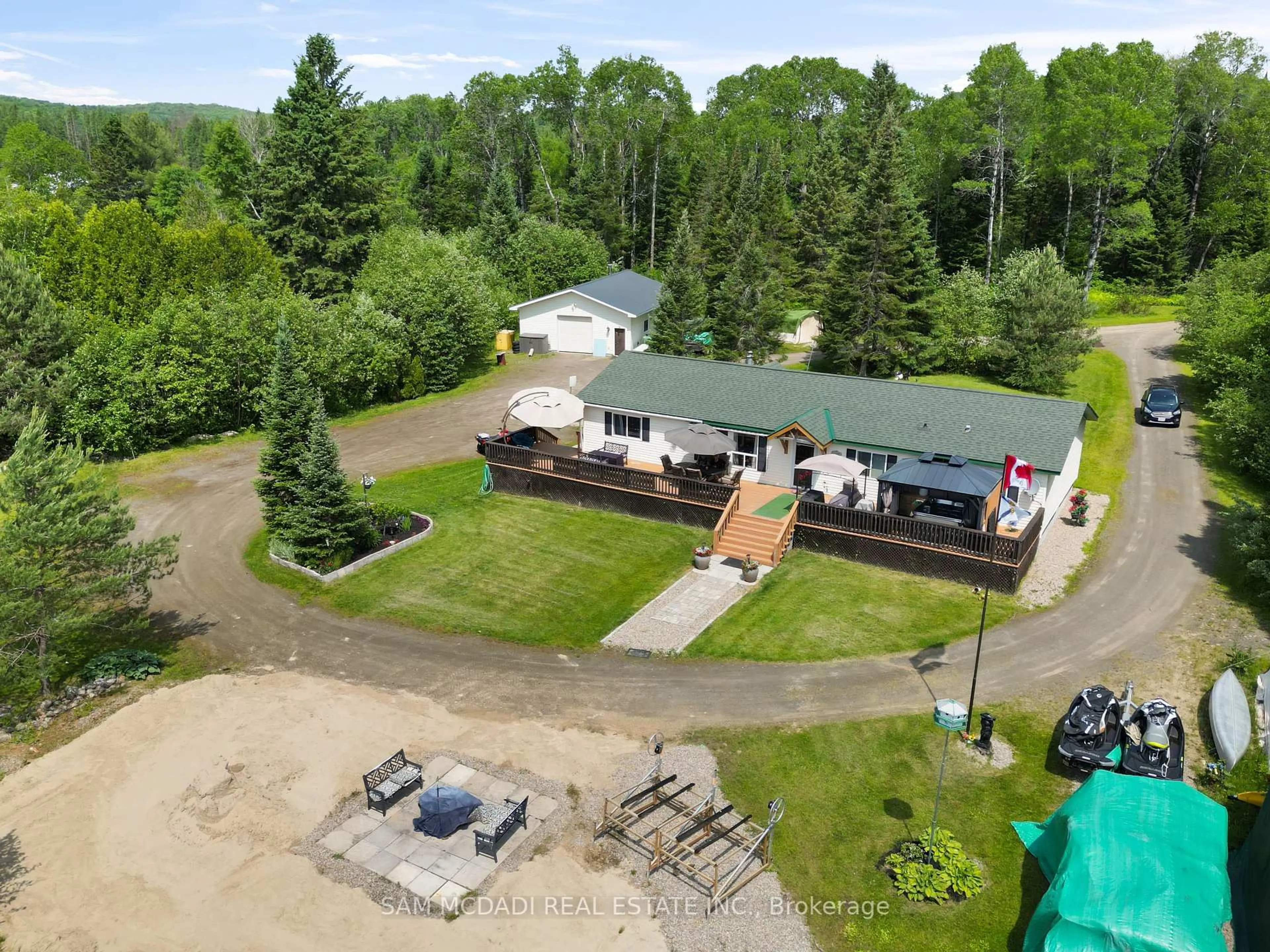A pic from outside/outdoor area/front of a property/back of a property/a pic from drone, building for 37 Rose Dr, Kearney Ontario P0A 1M0