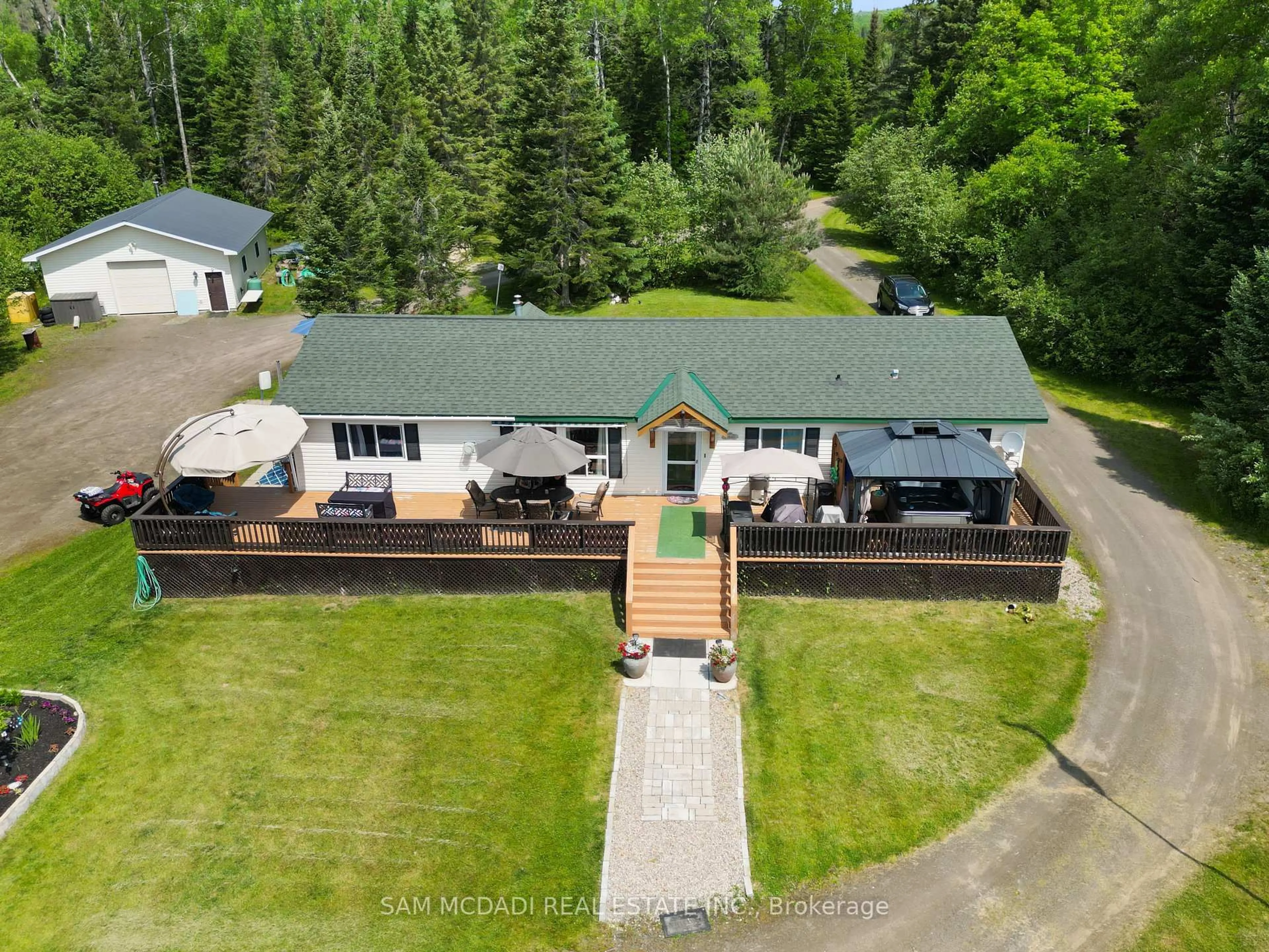 A pic from outside/outdoor area/front of a property/back of a property/a pic from drone, unknown for 37 Rose Dr, Kearney Ontario P0A 1M0