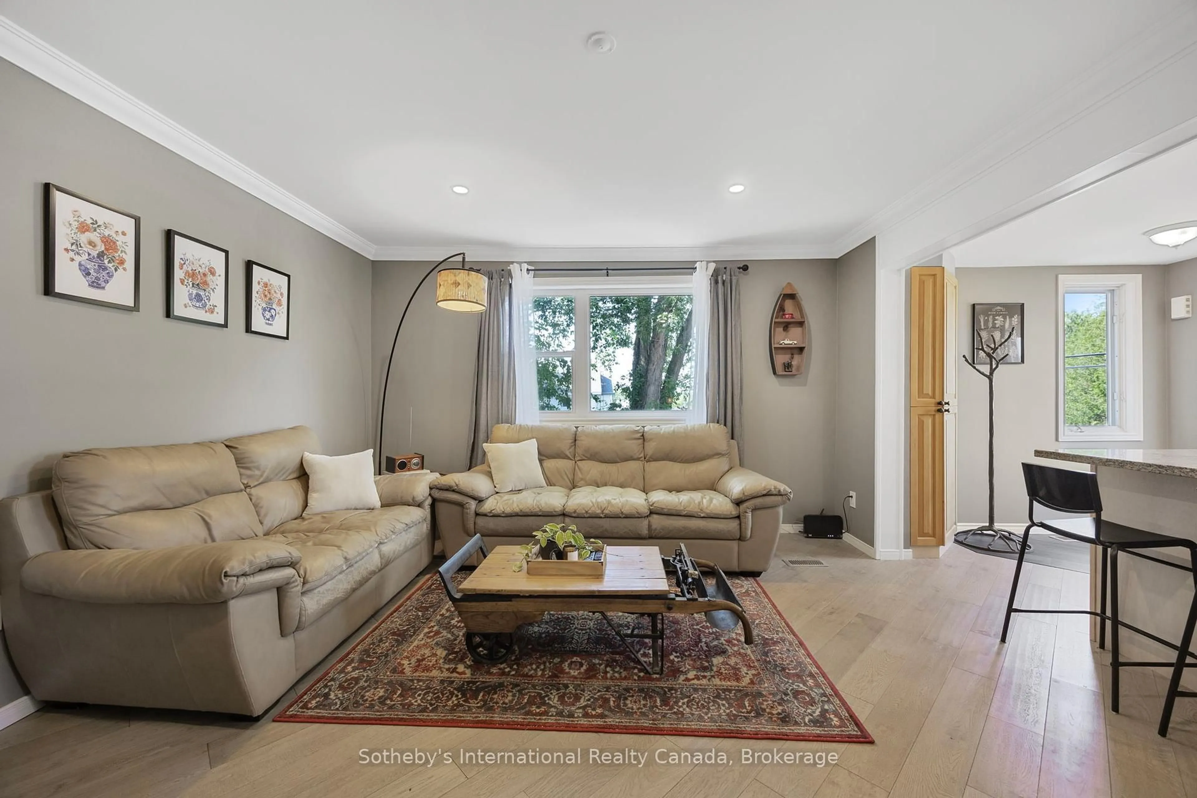 Living room with furniture, unknown for 309 High St, Georgian Bay Ontario P0C 1H0