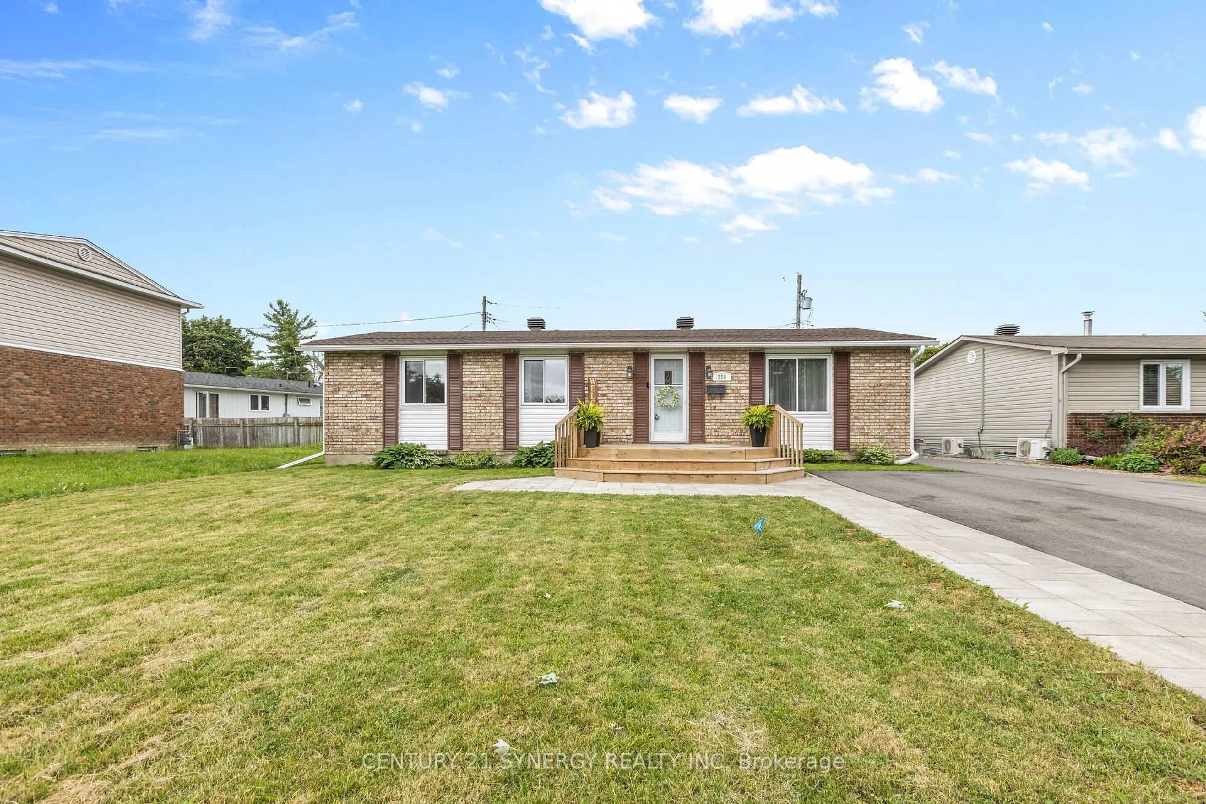 Home with brick exterior material, street for 356 Amiens St, Ottawa Ontario K1E 1N9