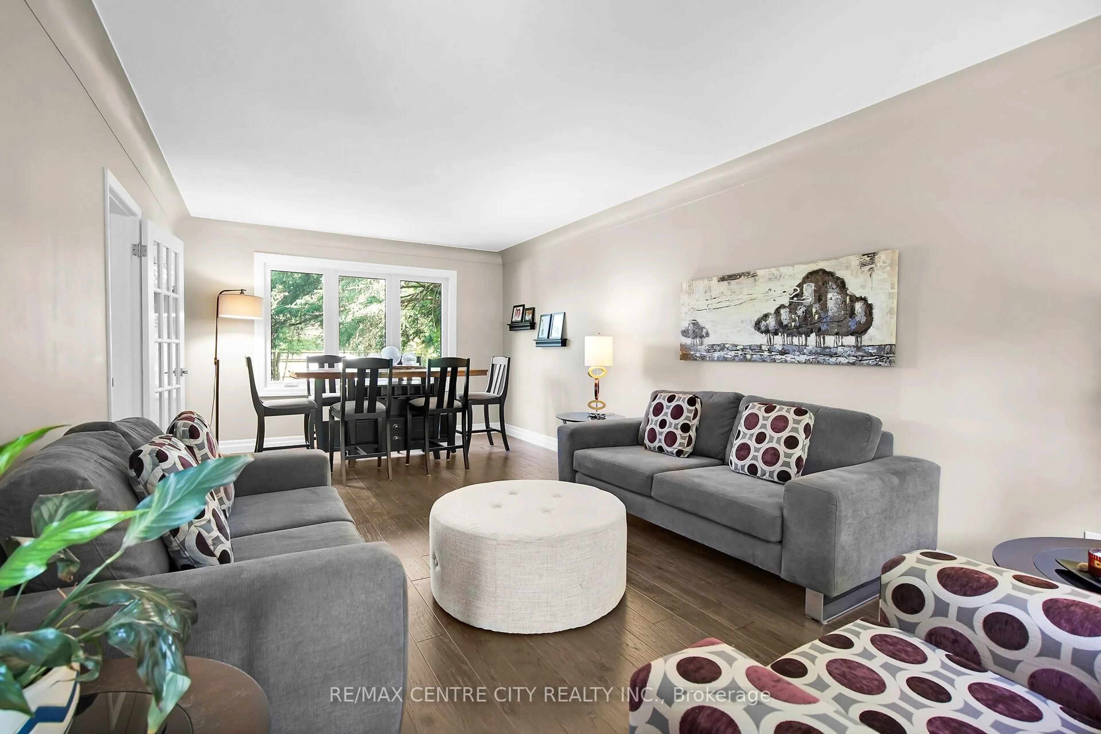 Living room with furniture, unknown for 187 Wychwood Park, London North Ontario N6G 1S2