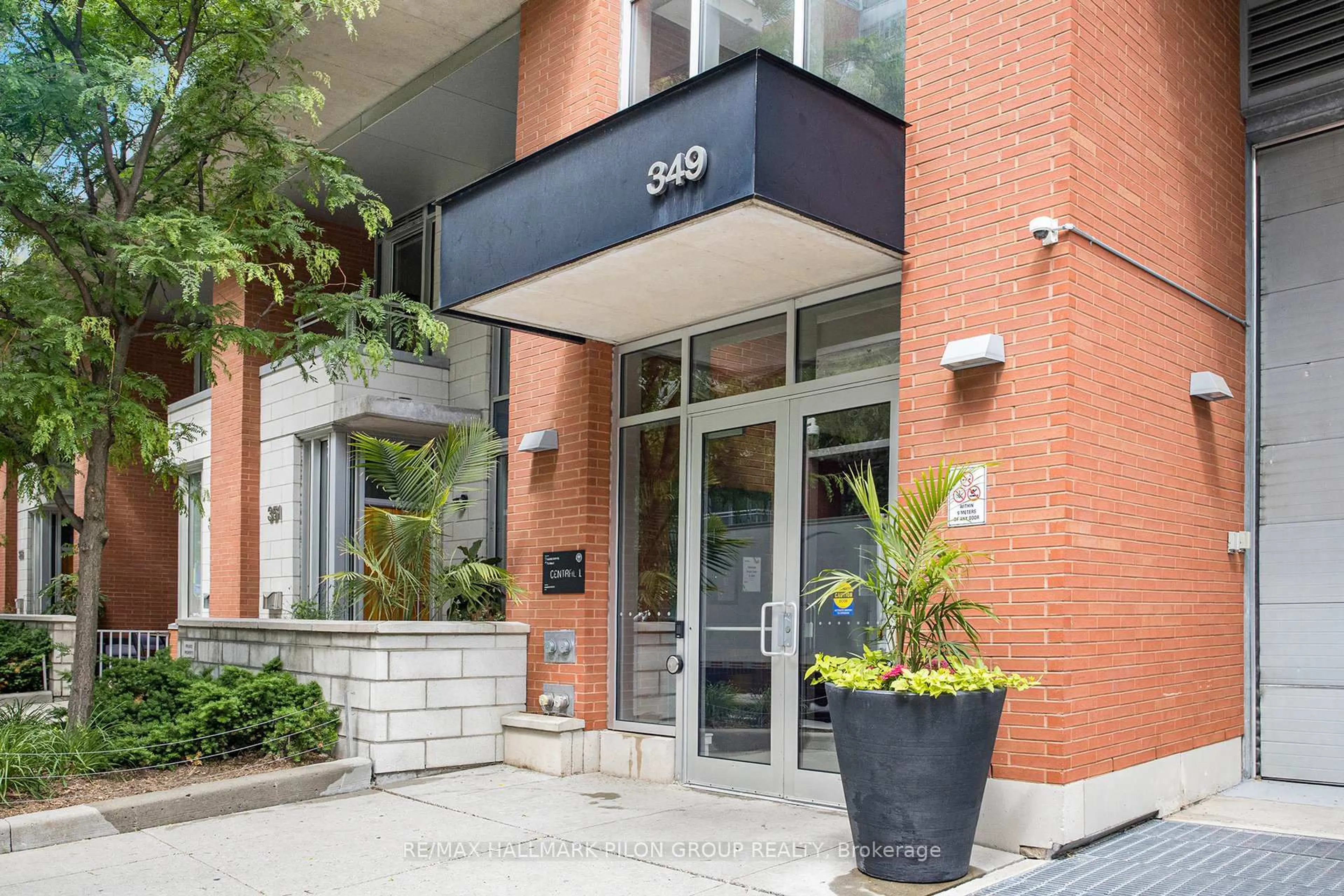 Unknown for 349 Mcleod St #527, Ottawa Ontario K2P 0S1