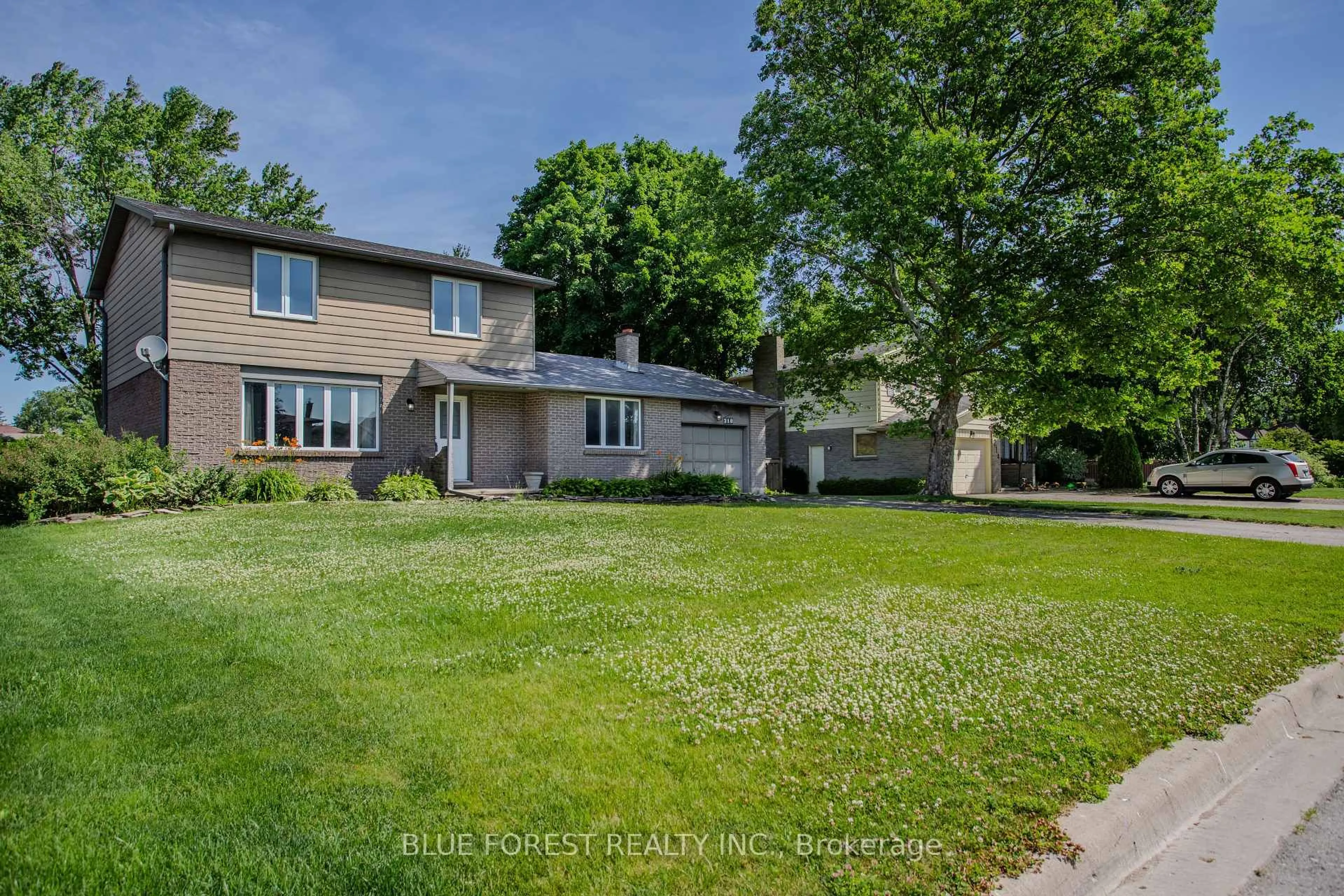 A pic from outside/outdoor area/front of a property/back of a property/a pic from drone, street for 218 Stanley St, Zorra Ontario N0M 2M0