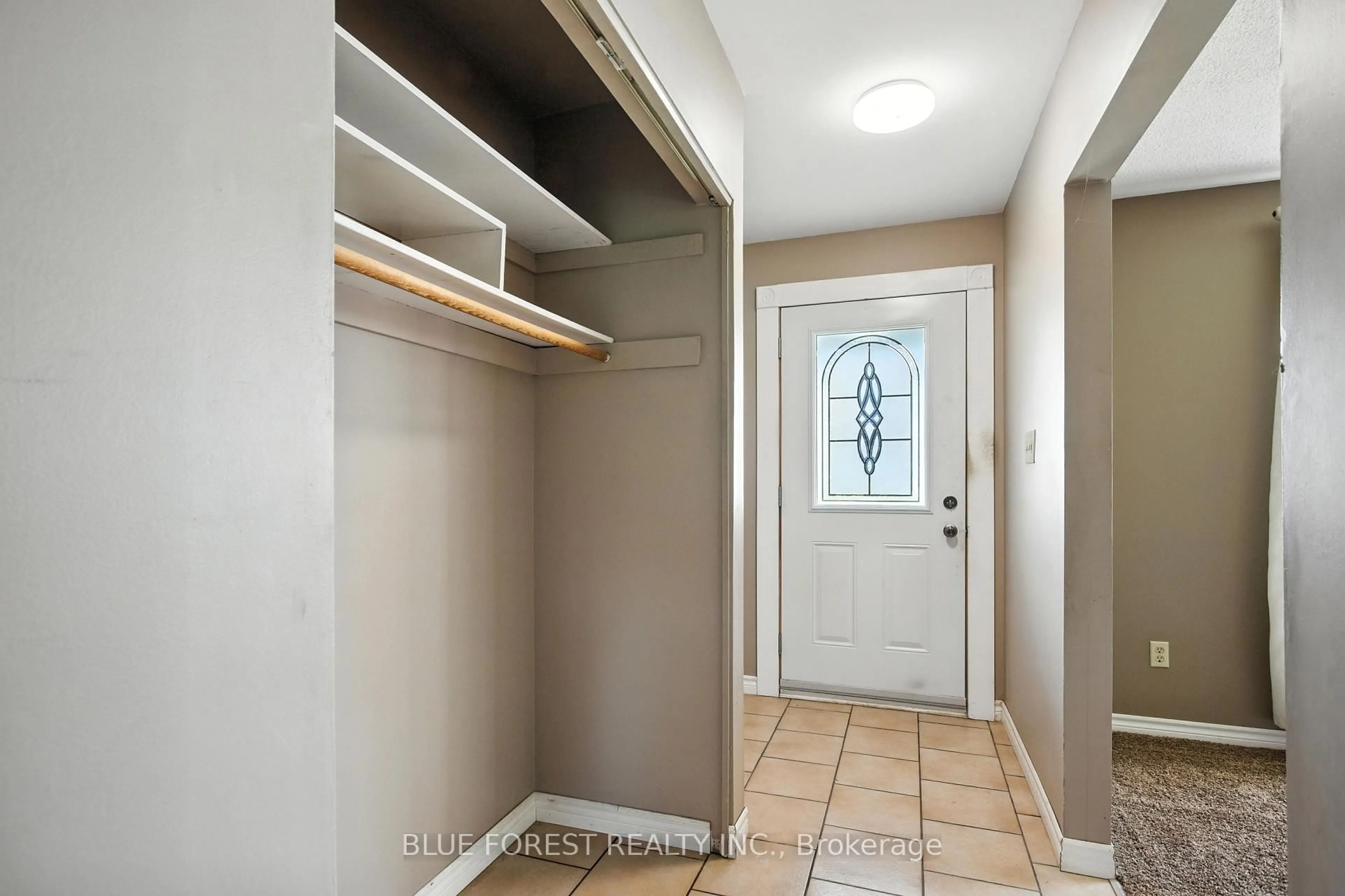 Indoor entryway for 218 Stanley St, Zorra Ontario N0M 2M0