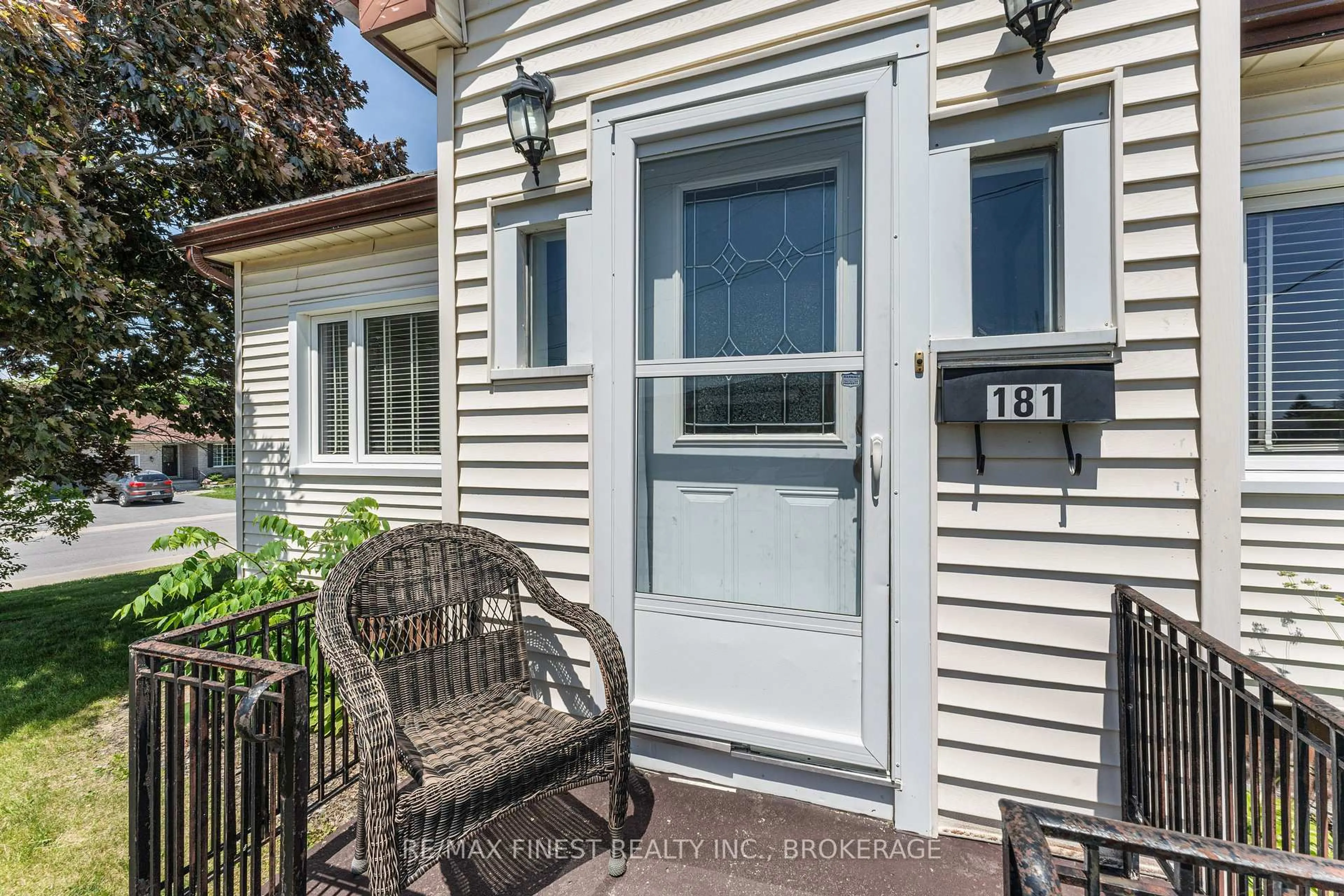 Home with vinyl exterior material, street for 181 York St, Greater Napanee Ontario K7R 2Y8