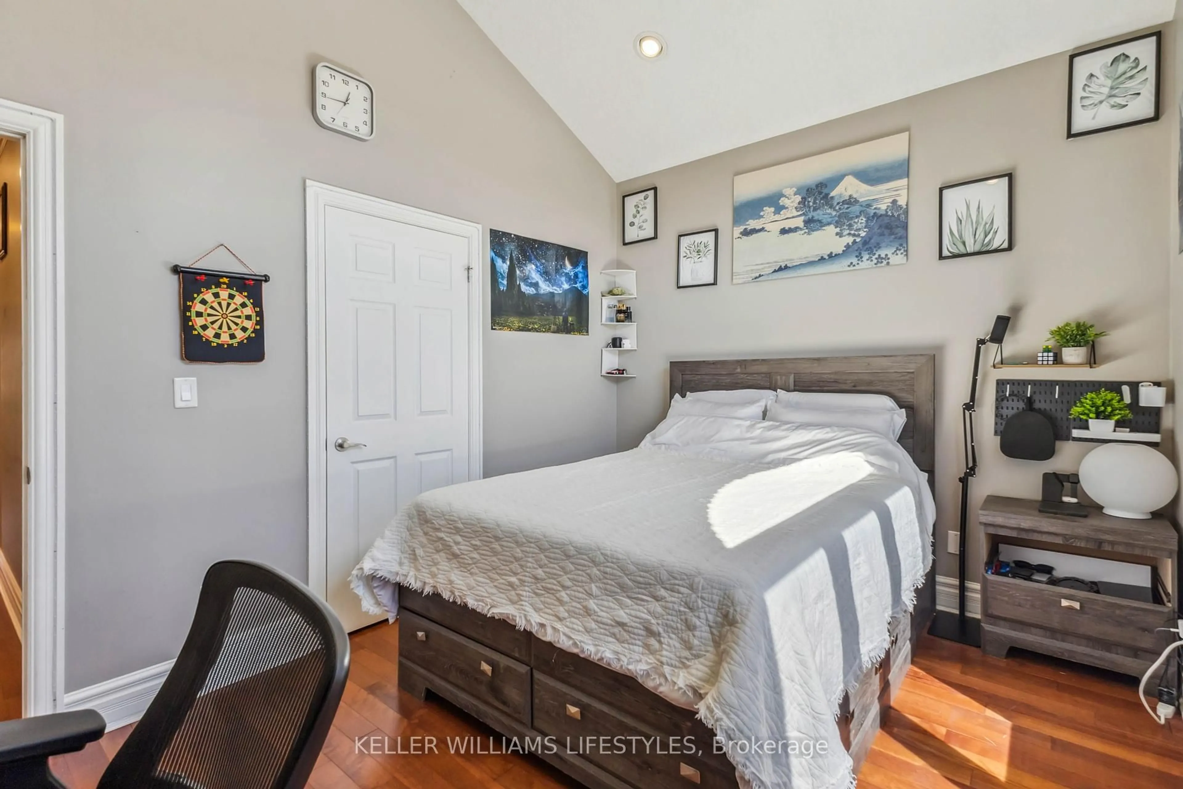 Bedroom with bed, unknown for 1 Mcgregor Crt, St. Thomas Ontario N5P 4H7