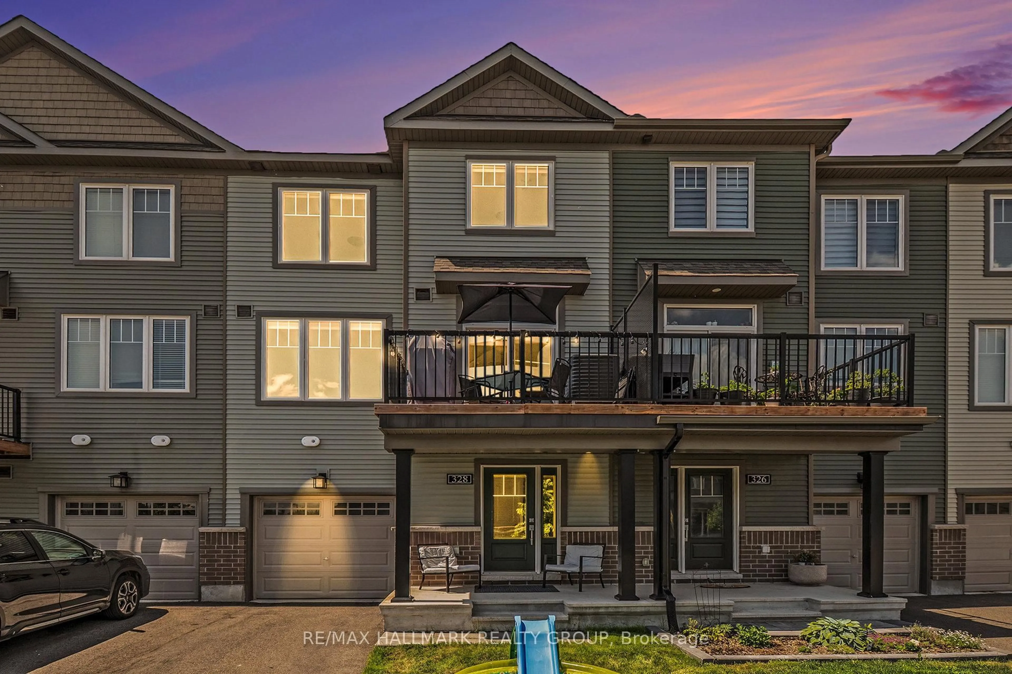 Home with vinyl exterior material, unknown for 328 Shepperton St, Ottawa Ontario K4A 5K9