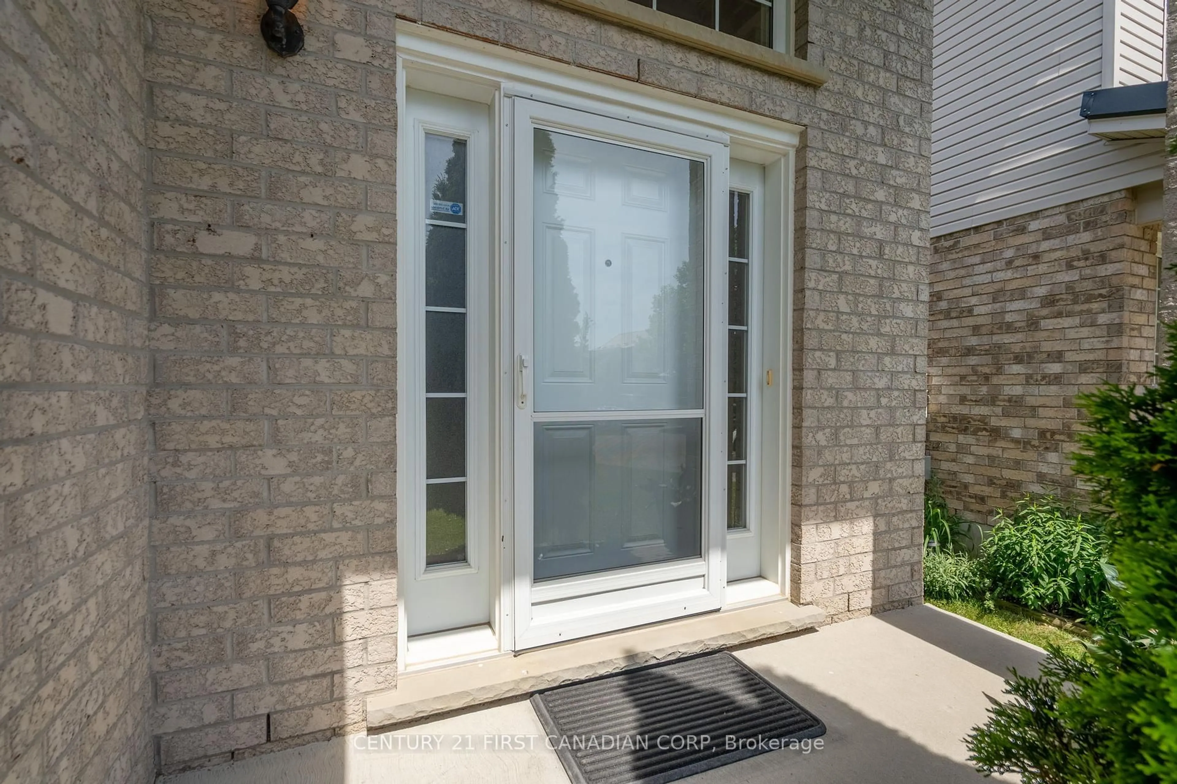 Indoor entryway for 994 Marigold St, London North Ontario N5X 4N8
