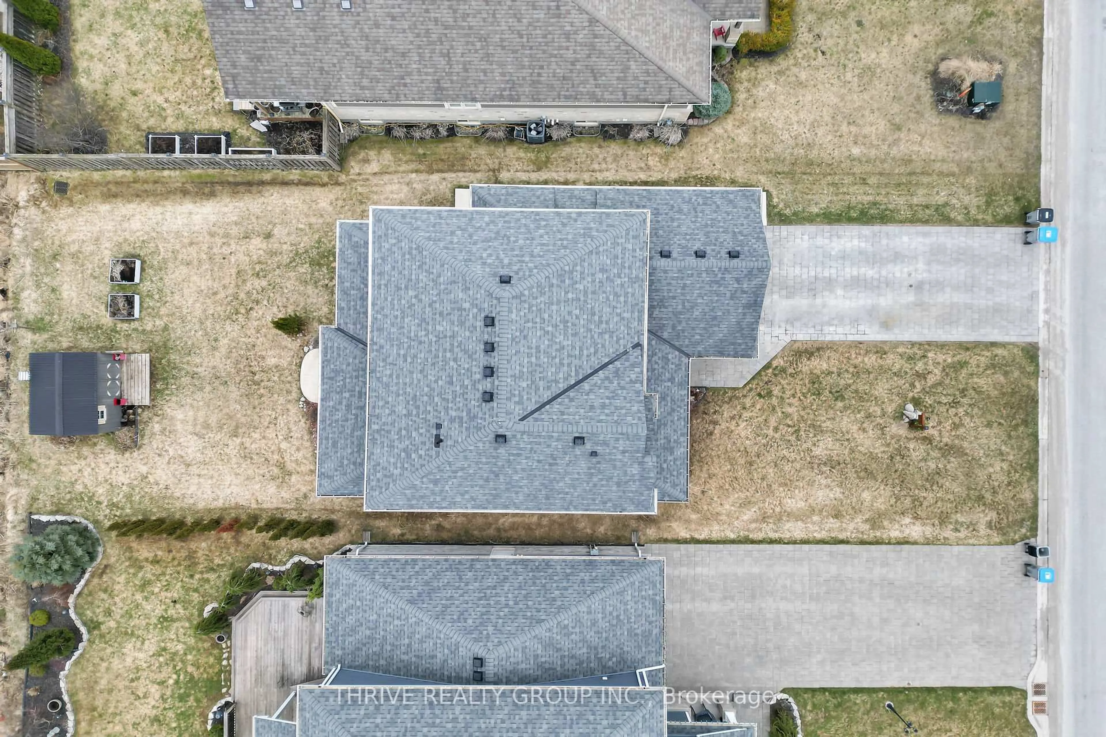 A pic from outside/outdoor area/front of a property/back of a property/a pic from drone, building for 178 Spencer Ave, Lucan Biddulph Ontario N0M 2J0