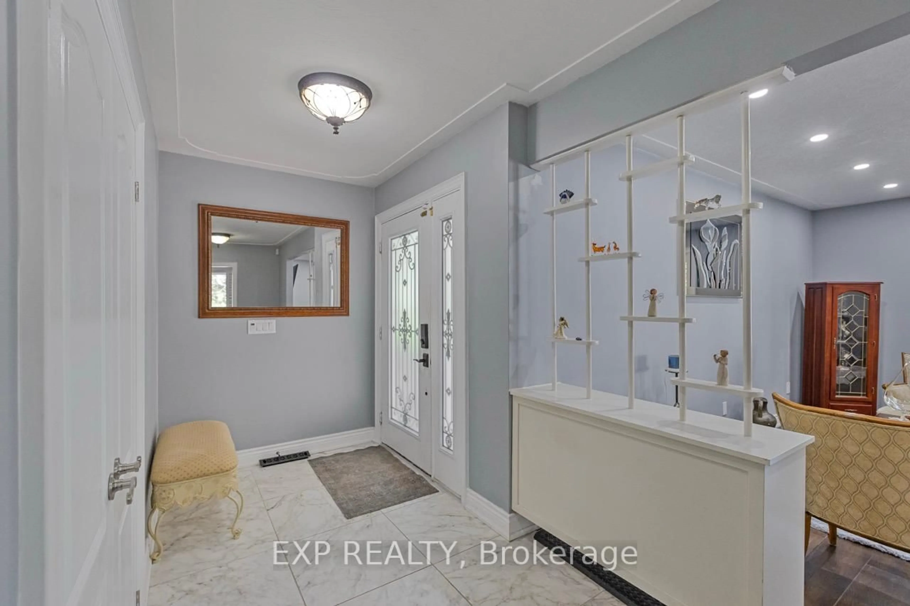 Indoor entryway for 87 Tutela Heights Rd, Brant Ontario N3T 1A4