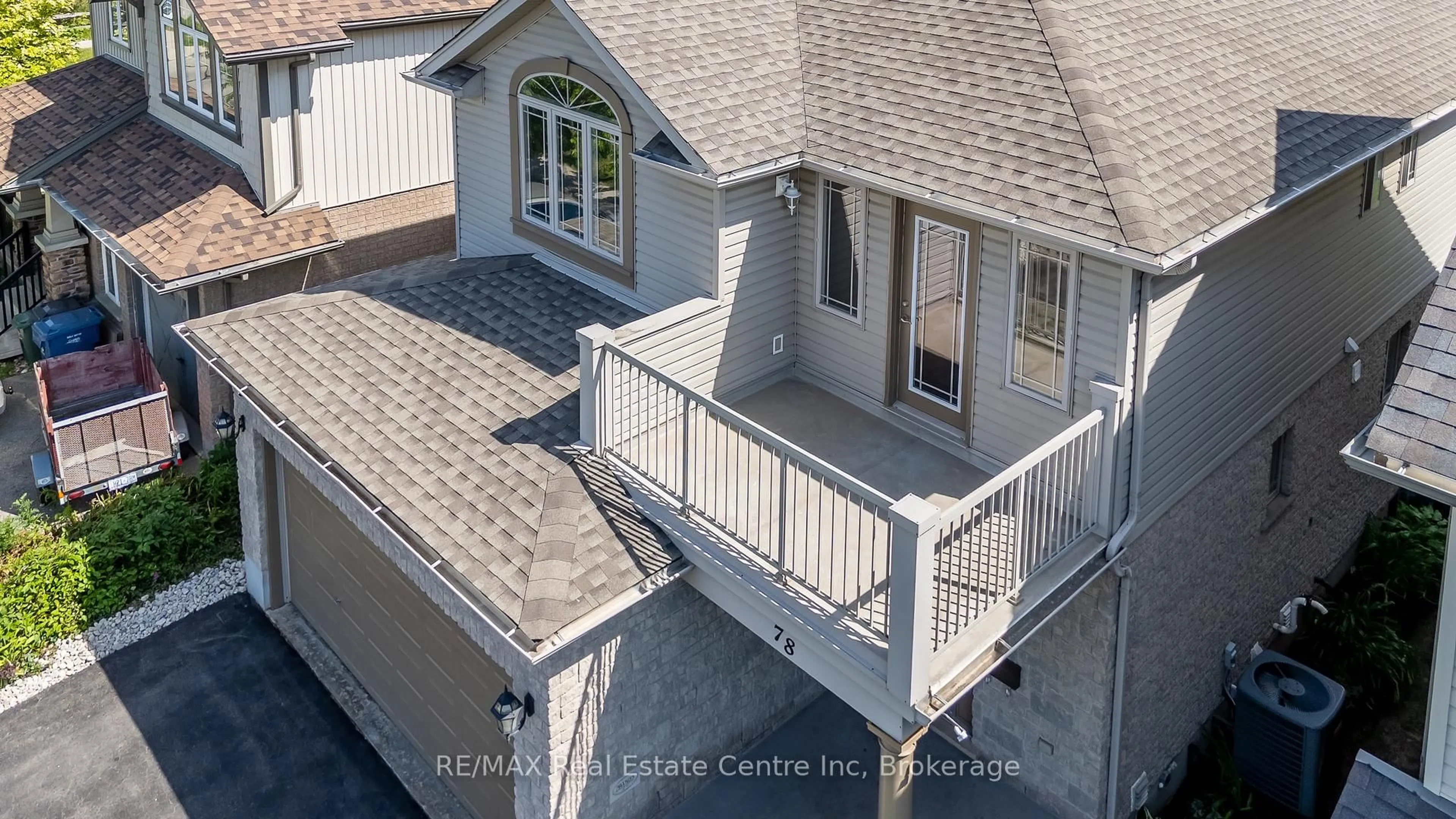 A pic from outside/outdoor area/front of a property/back of a property/a pic from drone, unknown for 78 Mcarthur Dr, Guelph Ontario N1L 1S5