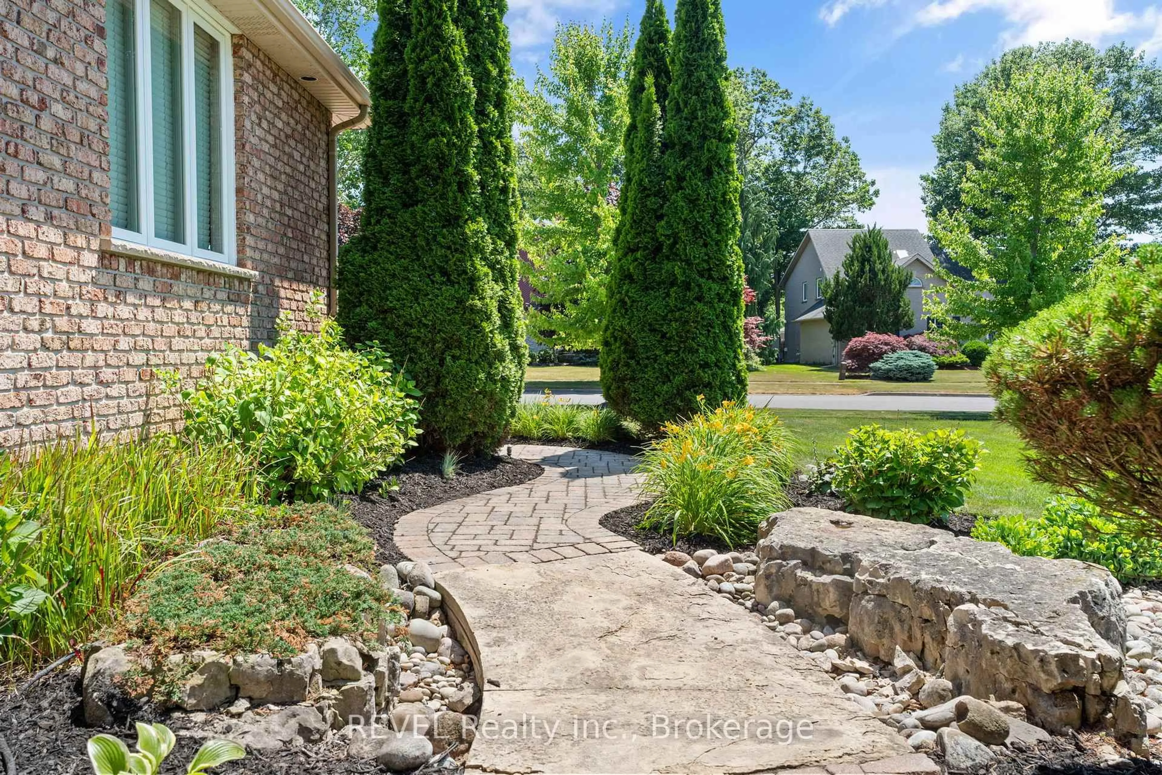 Unknown for 8152 Westminster Dr, Niagara Falls Ontario L2H 2Y8