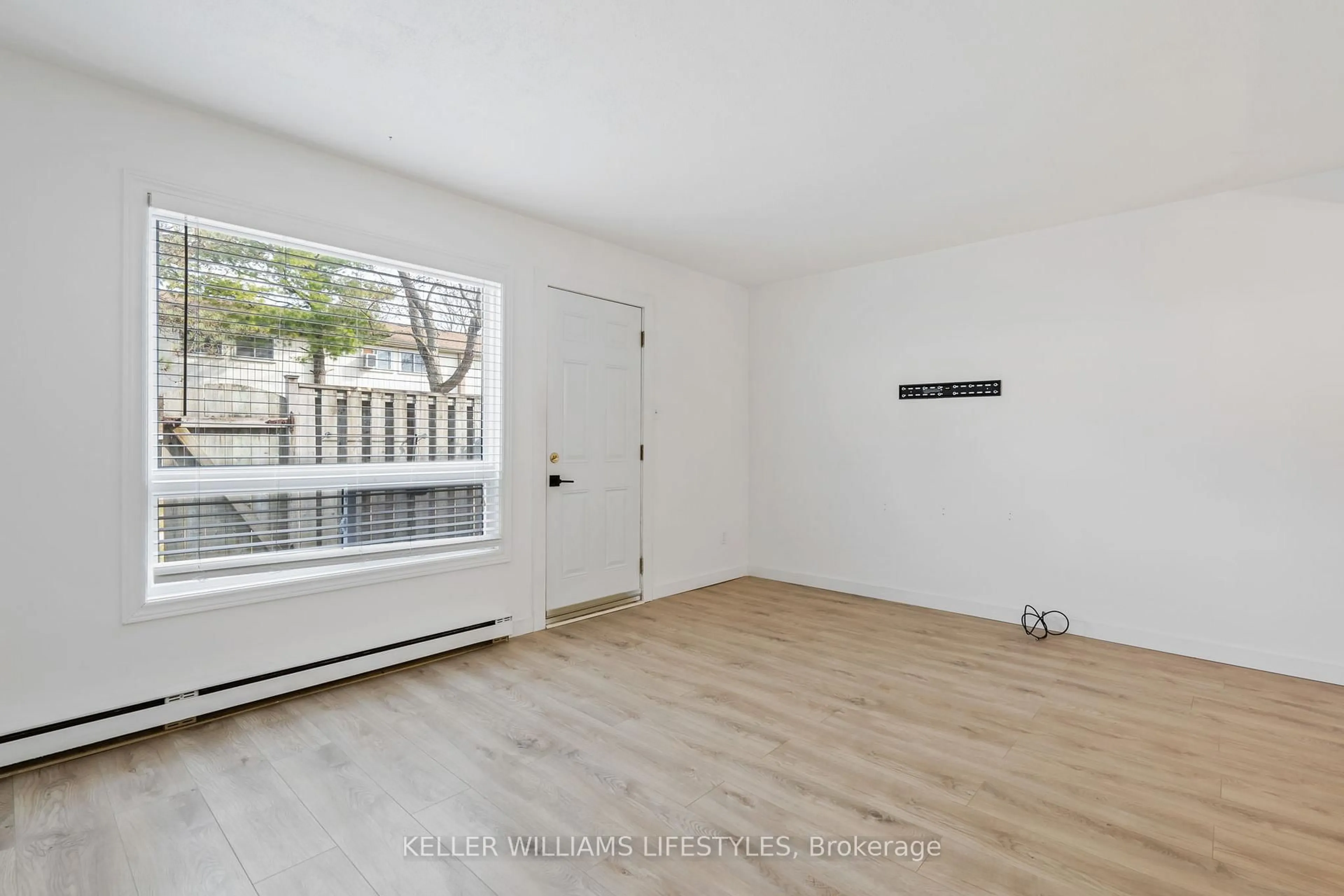 A pic of a room for 166 Southdale Rd #26, London South Ontario N6J 2J1