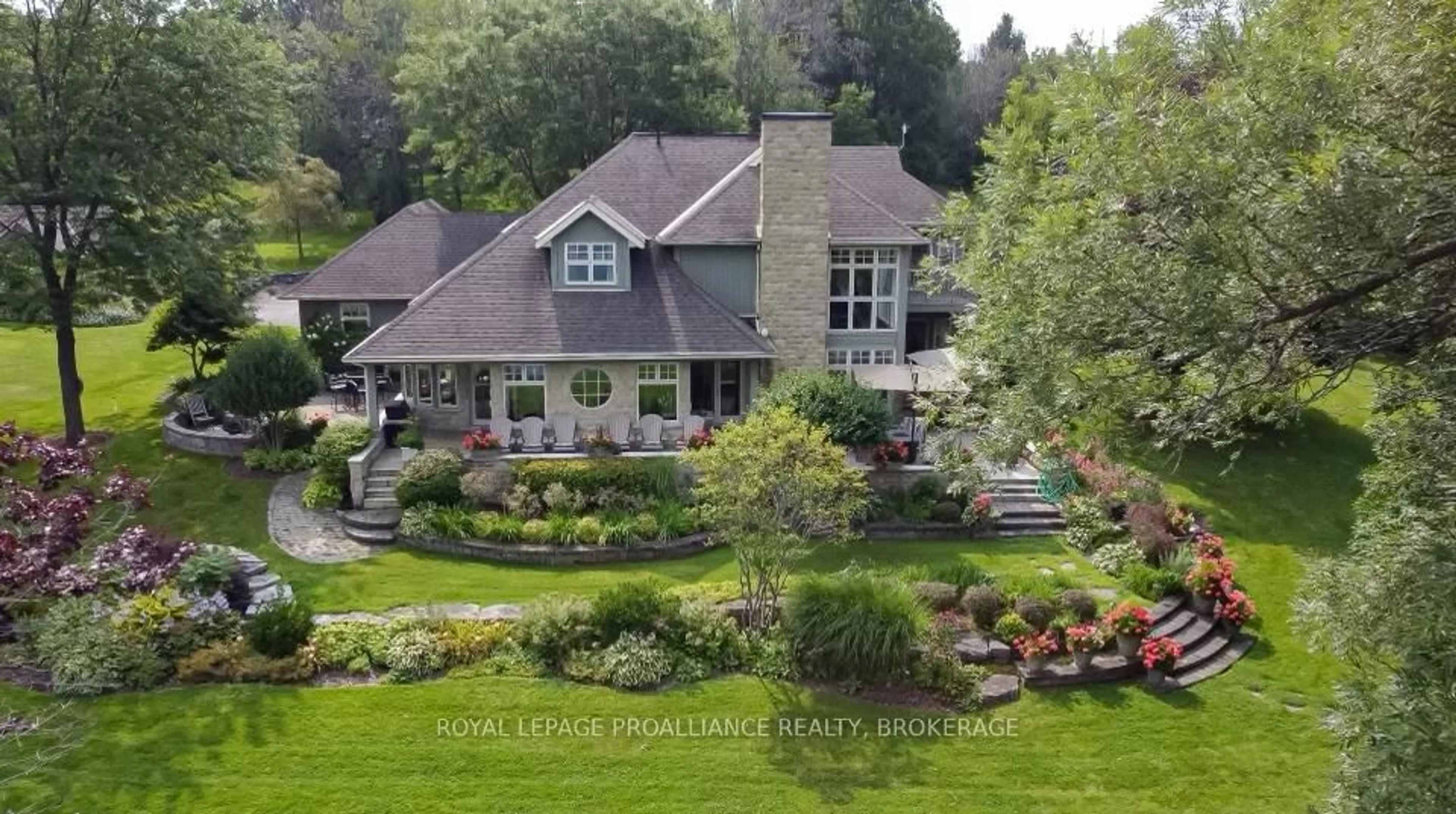A pic from outside/outdoor area/front of a property/back of a property/a pic from drone, unknown for 96 & 88 Spithead Rd, Gananoque Ontario K7G 2V6