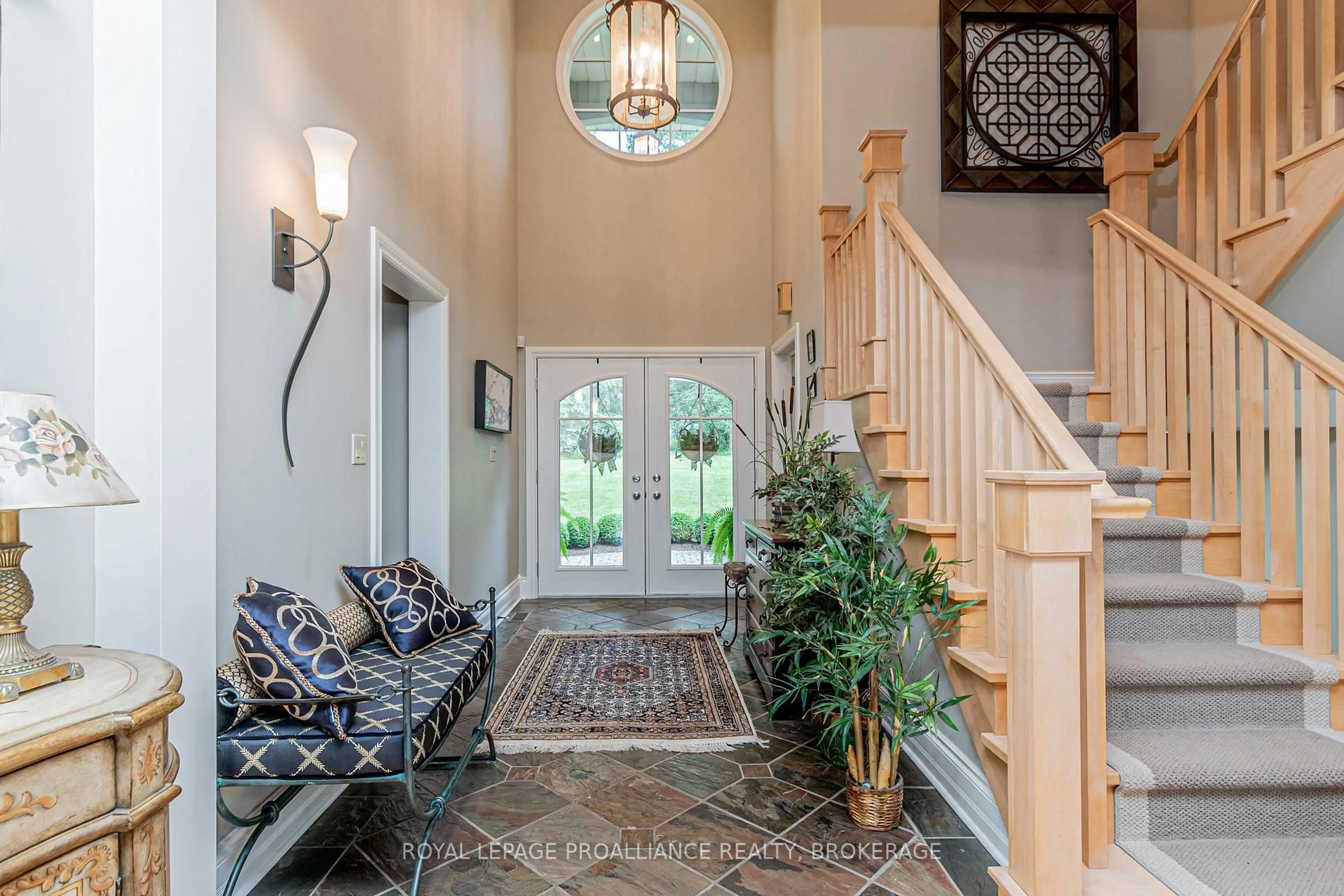 Indoor entryway for 96 & 88 Spithead Rd, Gananoque Ontario K7G 2V6