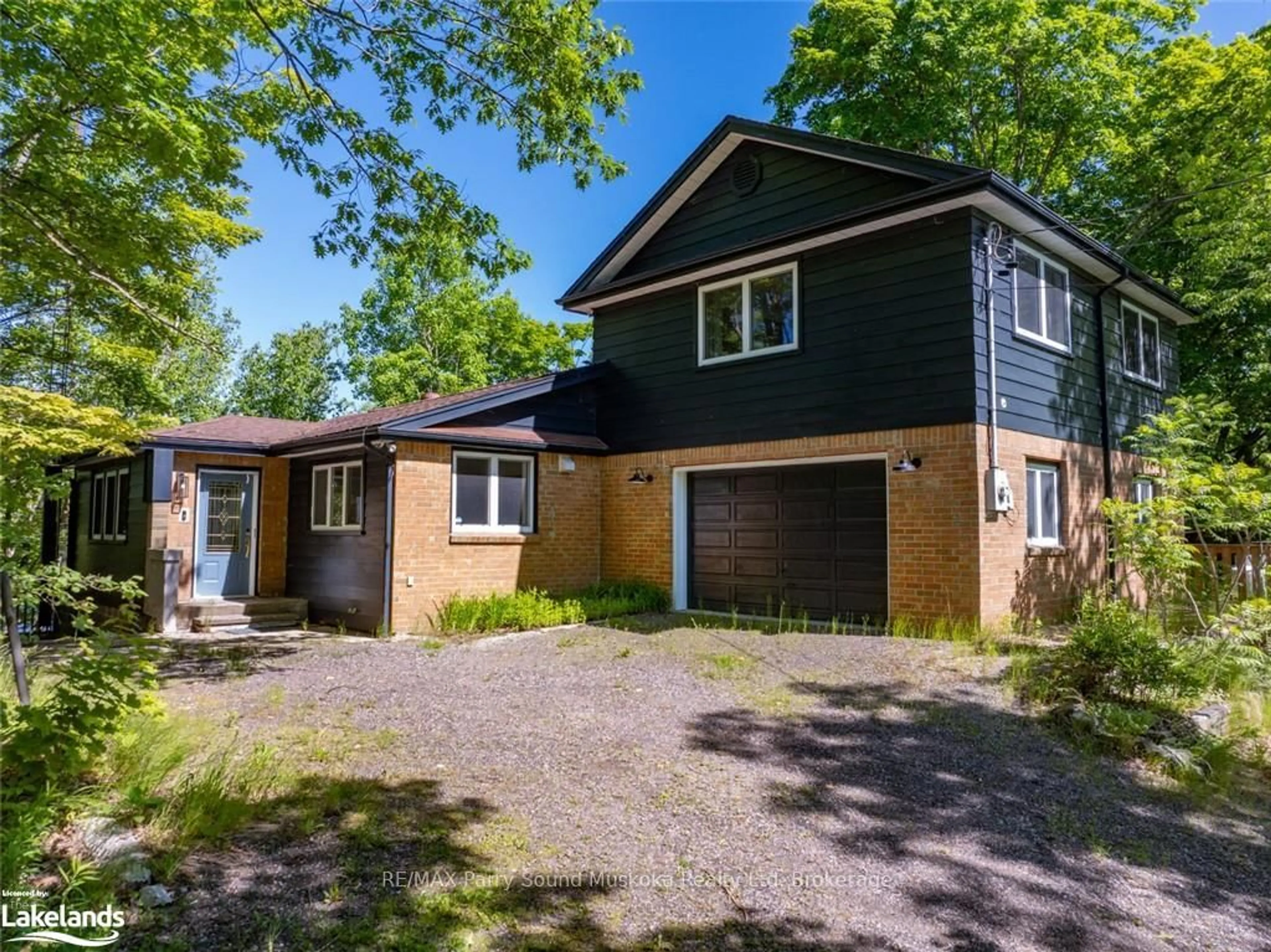 A pic from outside/outdoor area/front of a property/back of a property/a pic from drone, street for 68 Pinewood Rd, McDougall Ontario P2A 2W7