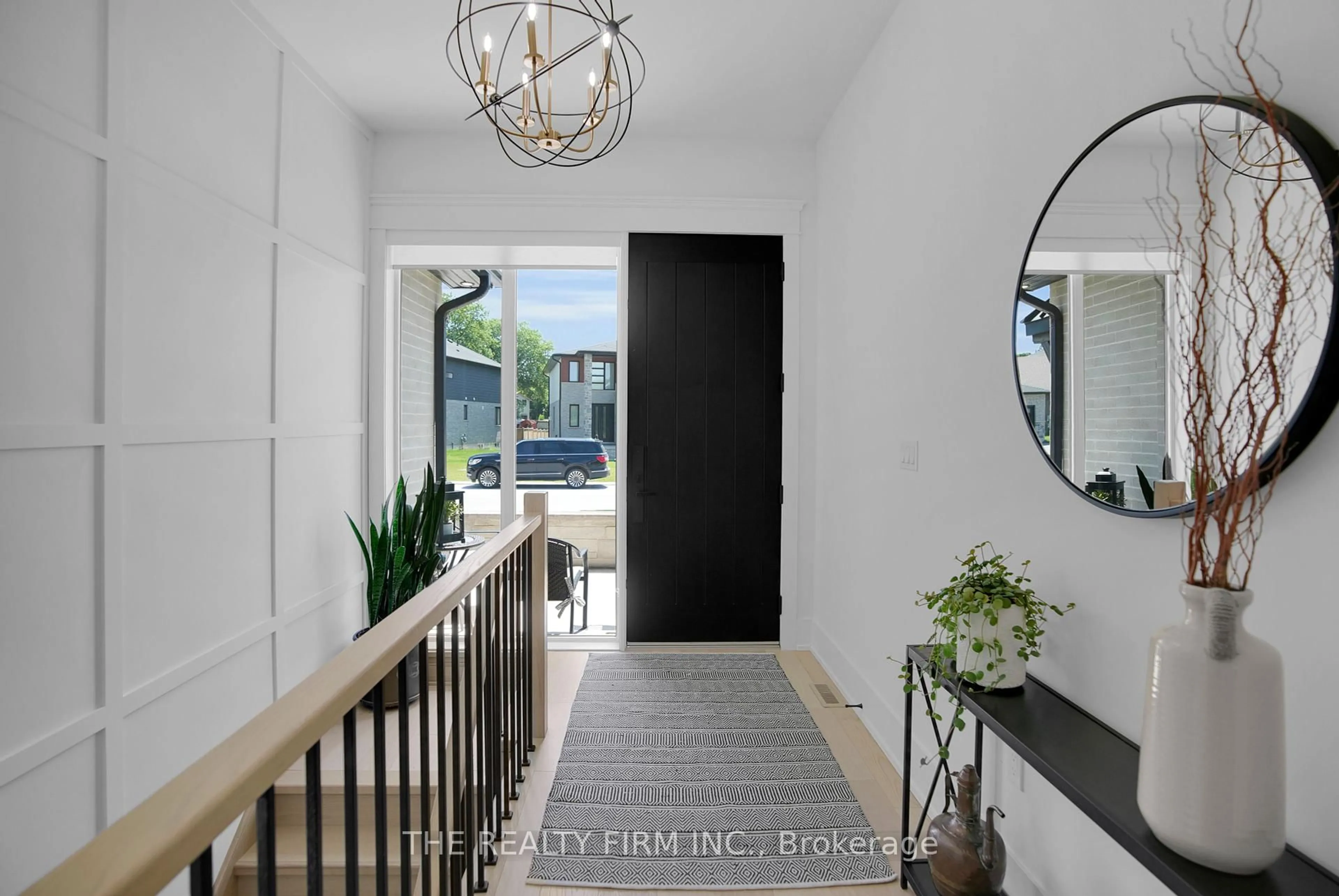 Indoor entryway for 2146 Linkway Blvd, London South Ontario N6K 0K8