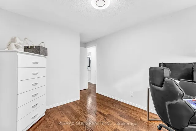 Additional image 35 of 90 Mooregate Cres Unit 34
