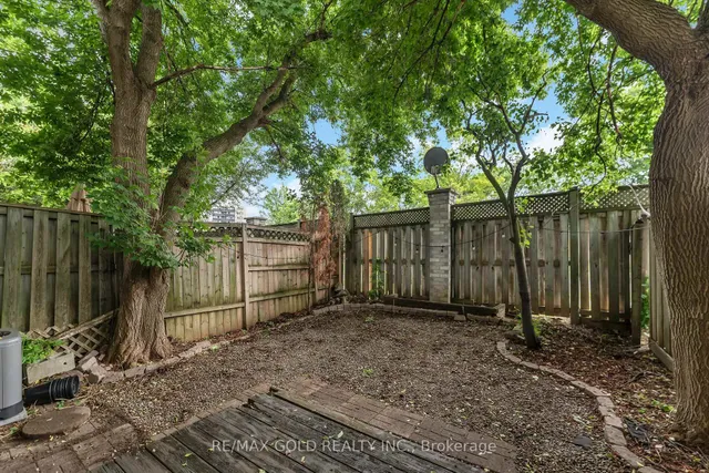 Additional image 16 of 90 Mooregate Cres Unit 34