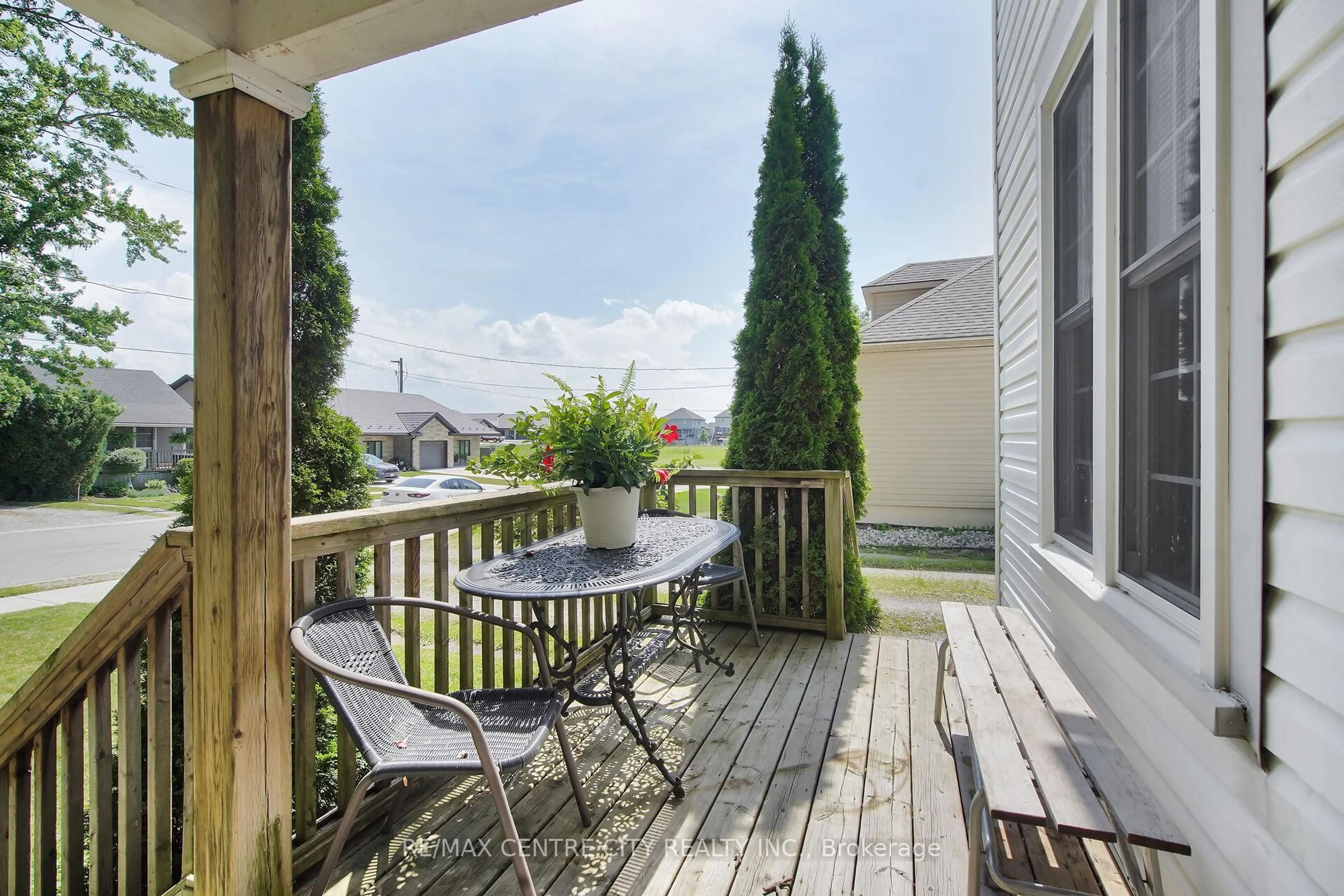 Patio, street for 306 George St, Middlesex Centre Ontario N0M 2A0