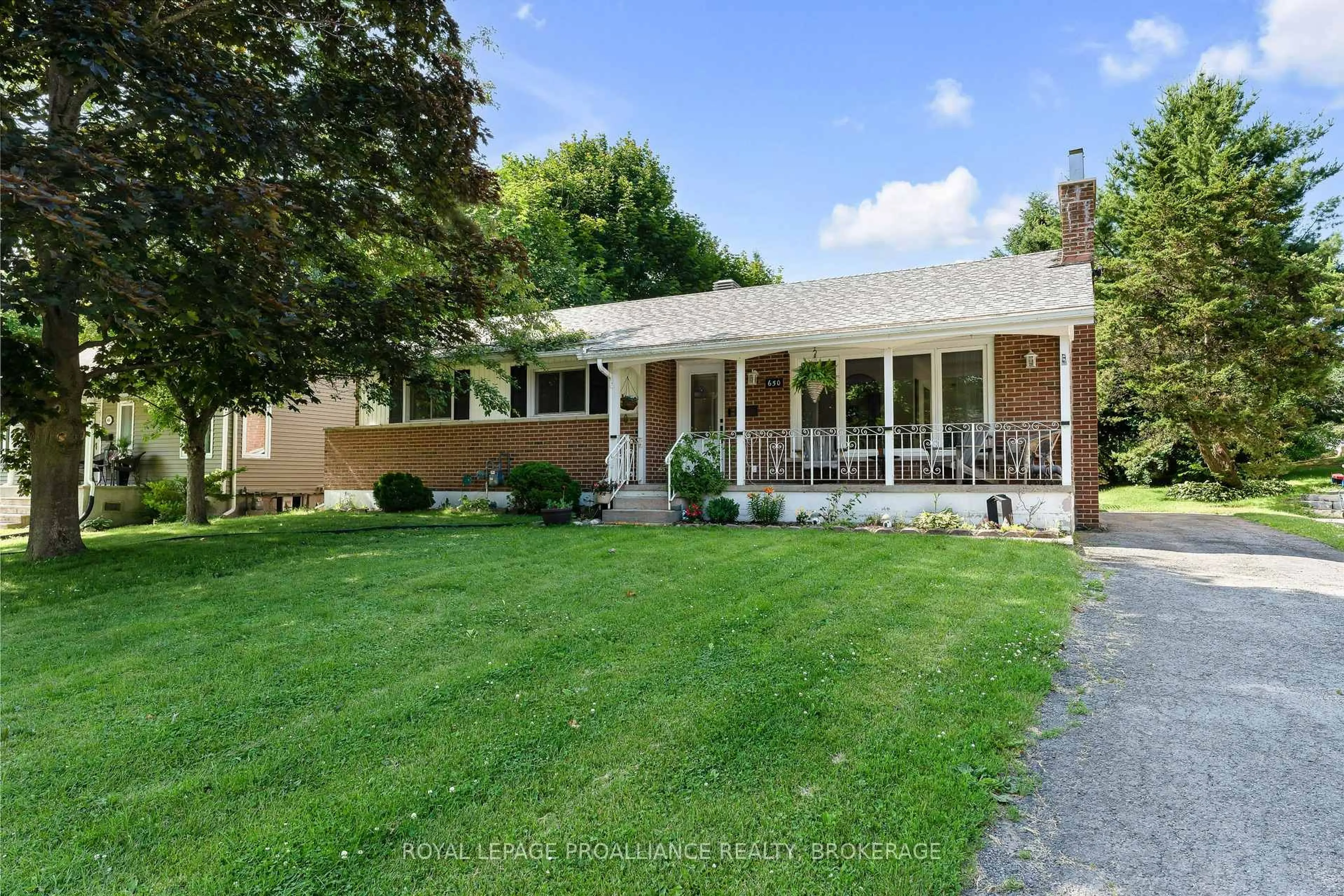 Unknown for 650 Steel St, Gananoque Ontario K7G 2E5