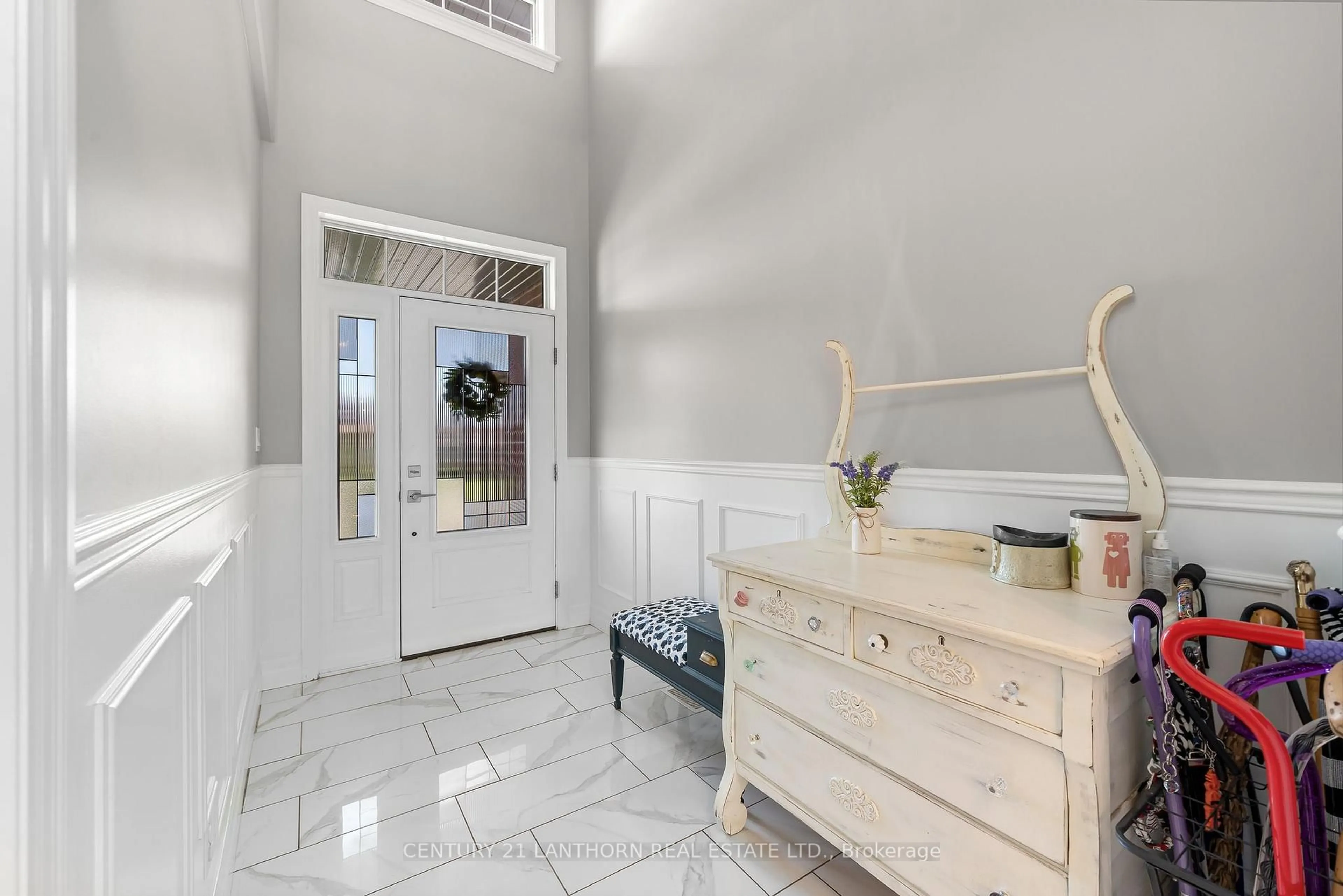 Indoor entryway for 65 Crews Cres, Quinte West Ontario K8V 0G4
