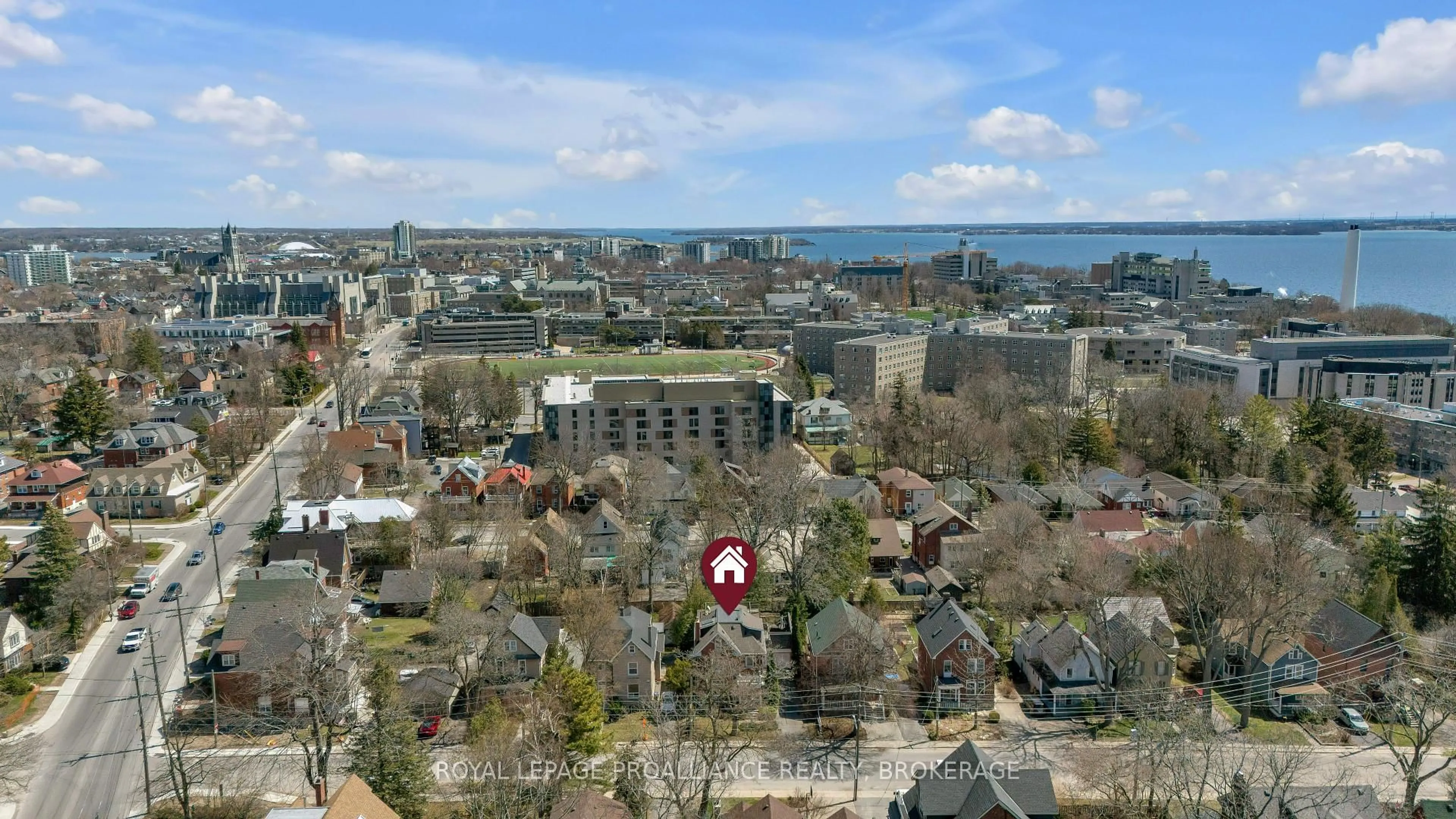 A pic from outside/outdoor area/front of a property/back of a property/a pic from drone, city buildings view from balcony for 127 Beverley St, Kingston Ontario K7L 3Y7