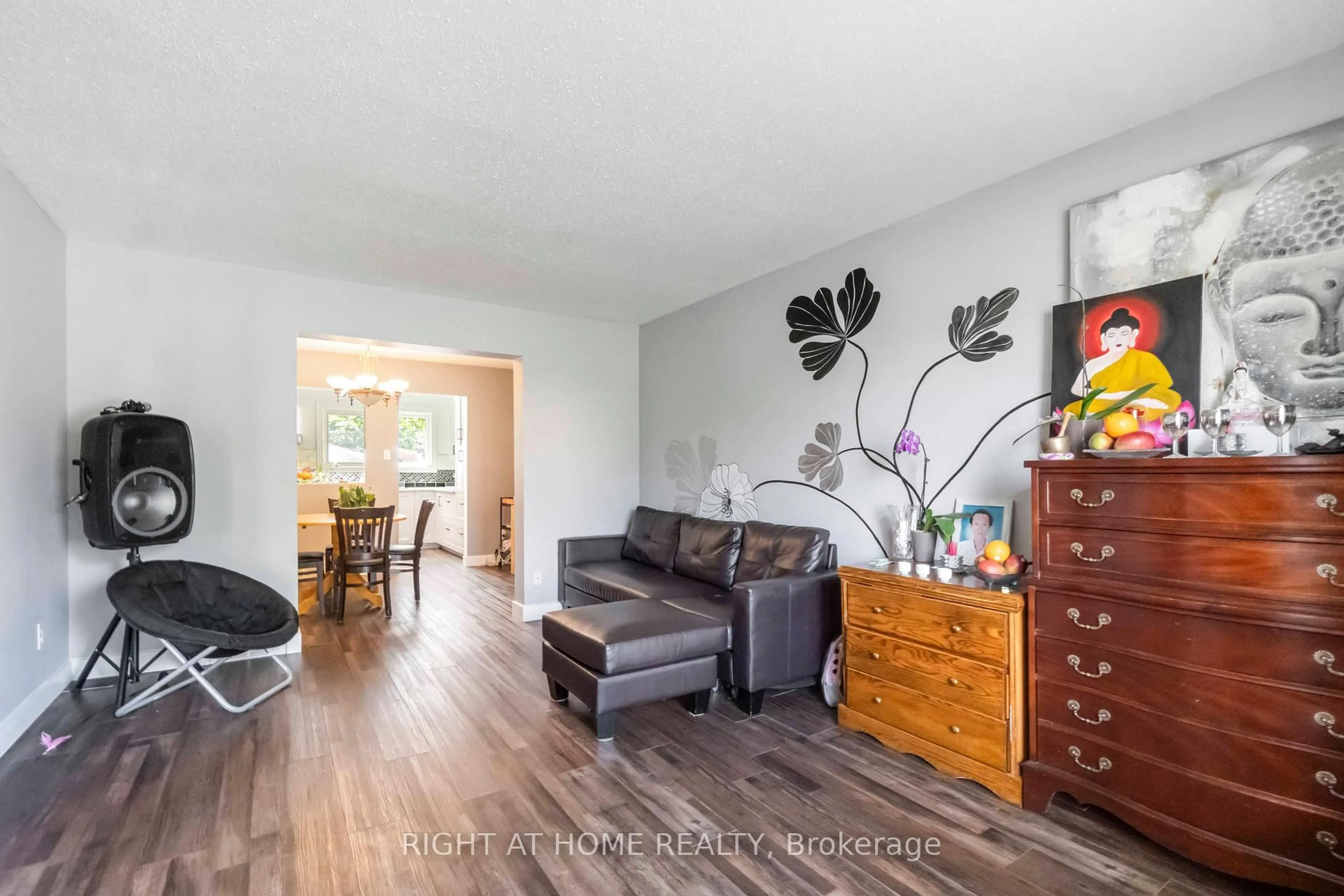 Living room with furniture, wood/laminate floor for 21 Midland Cres #3, Ottawa Ontario K2H 8P6