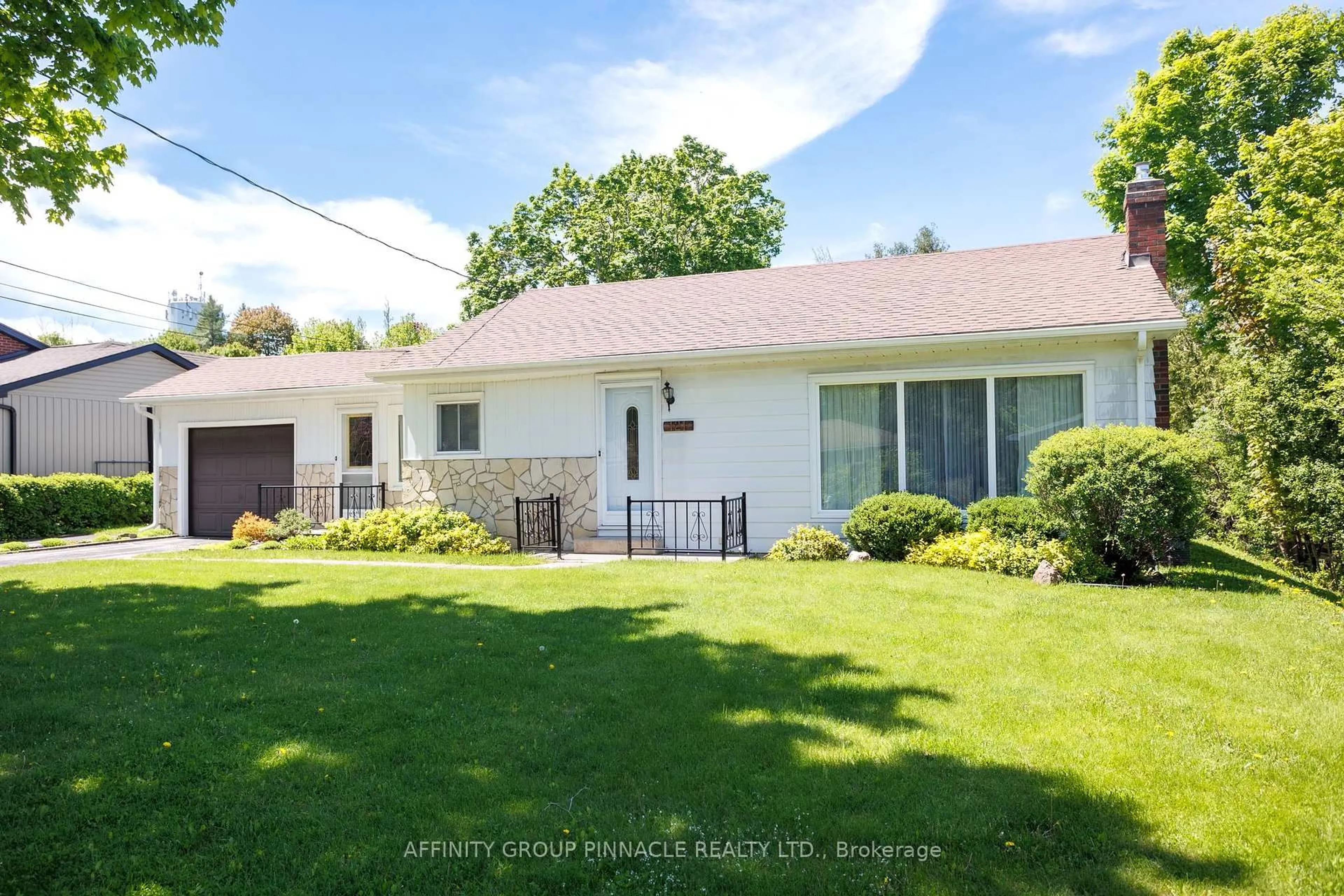 A pic from outside/outdoor area/front of a property/back of a property/a pic from drone, street for 121 Clifton St, Kawartha Lakes Ontario K0M 1N0