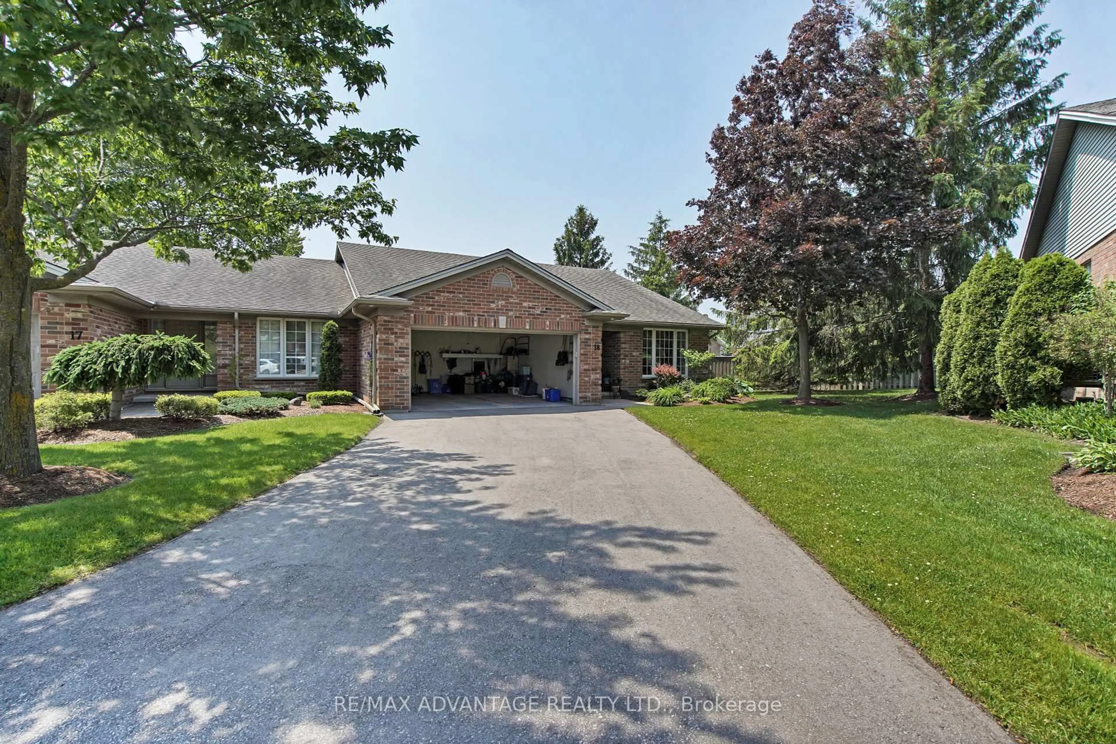 A pic from outside/outdoor area/front of a property/back of a property/a pic from drone, street for 1755 Louise Blvd #18, London North Ontario N6G 5G4